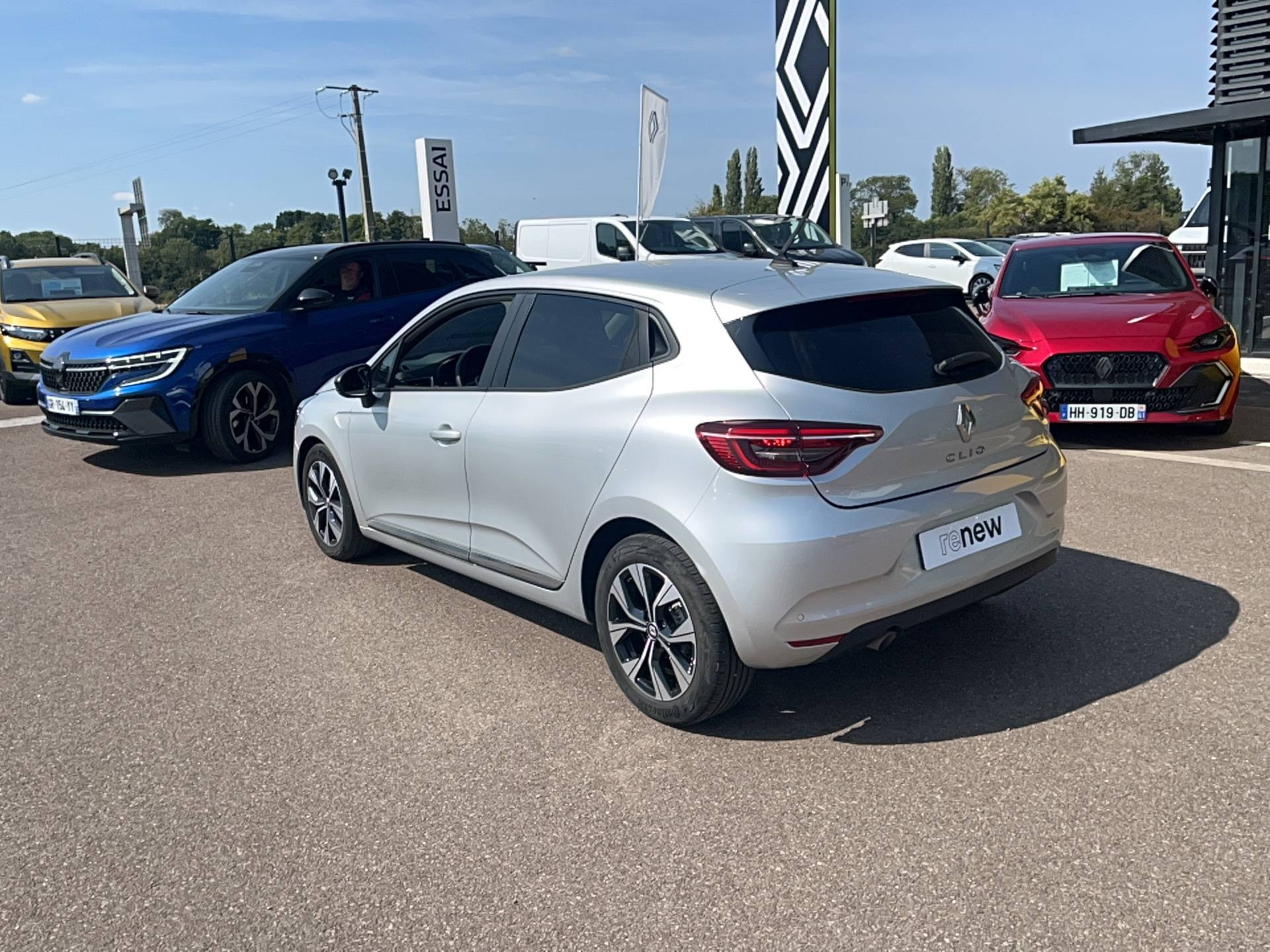 Vente en ligne Renault Clio 5 Clio TCe 100 GPL au prix de 14 491 €
