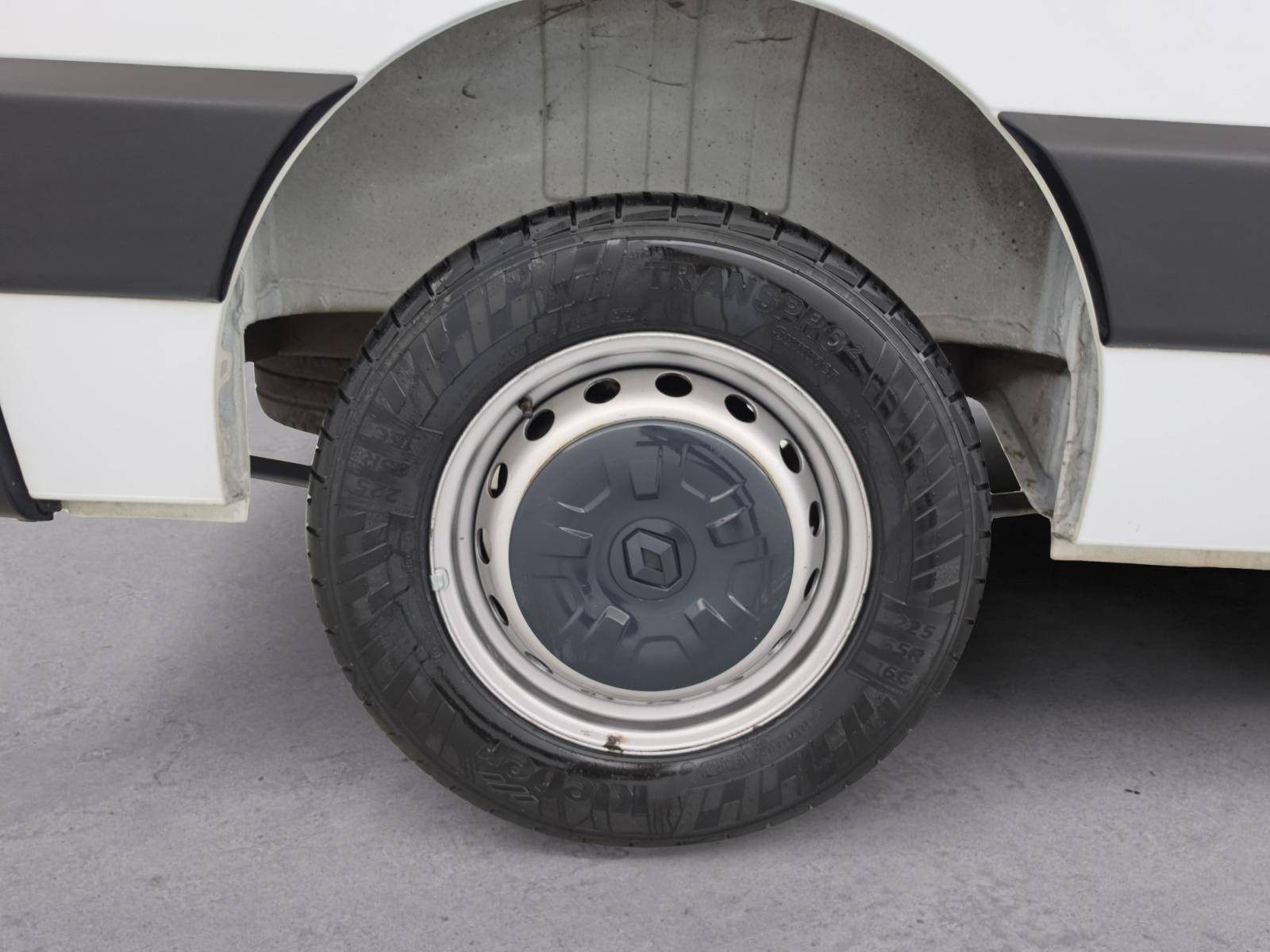 Vente en ligne Renault Master Fourgon MASTER FGN TRAC F3500 L2H2 BLUE DCI 135 au prix de 20 980 €