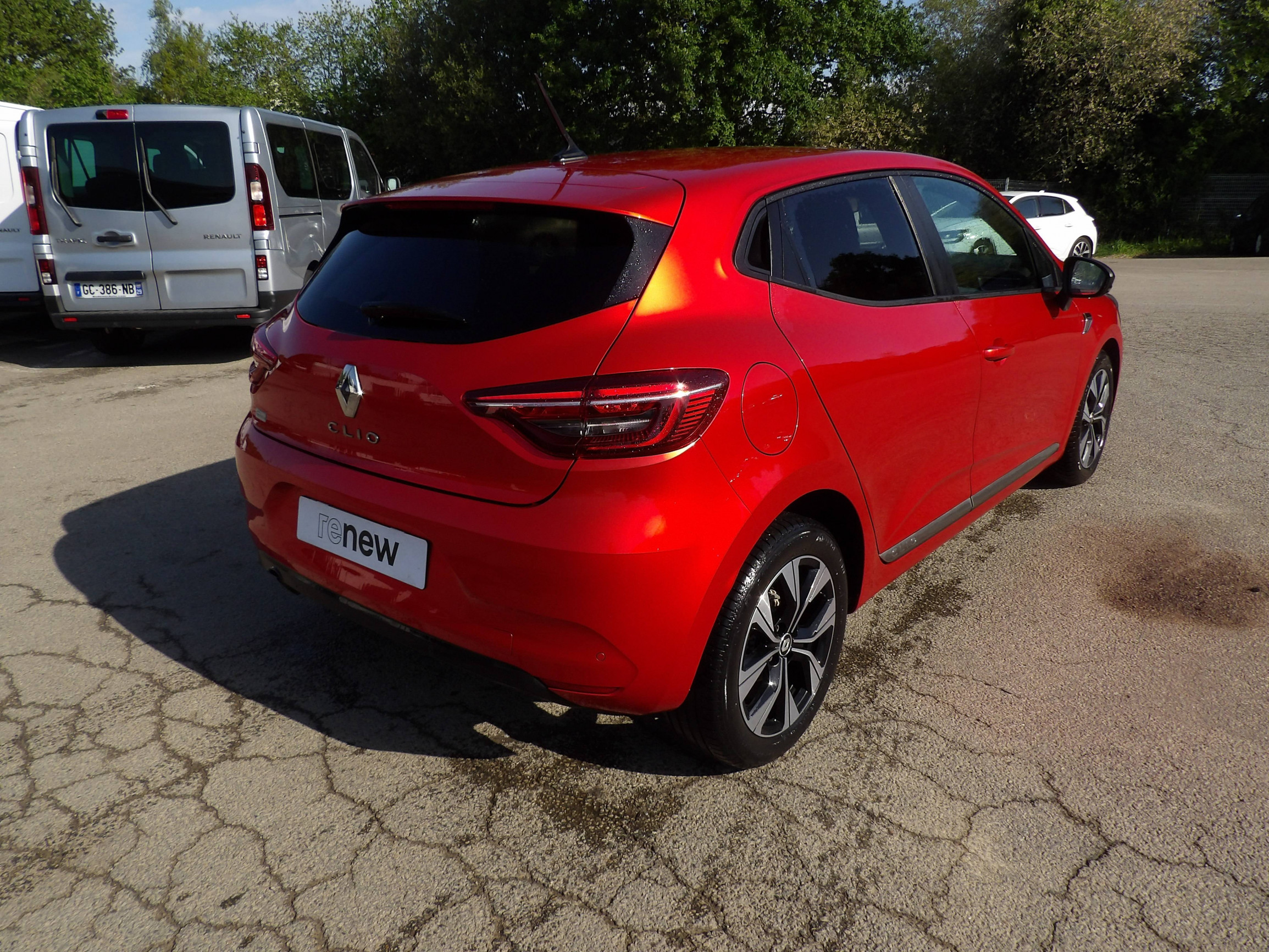 Vente en ligne Renault Clio 5 Clio TCe 90 - 21 au prix de 12 499 €