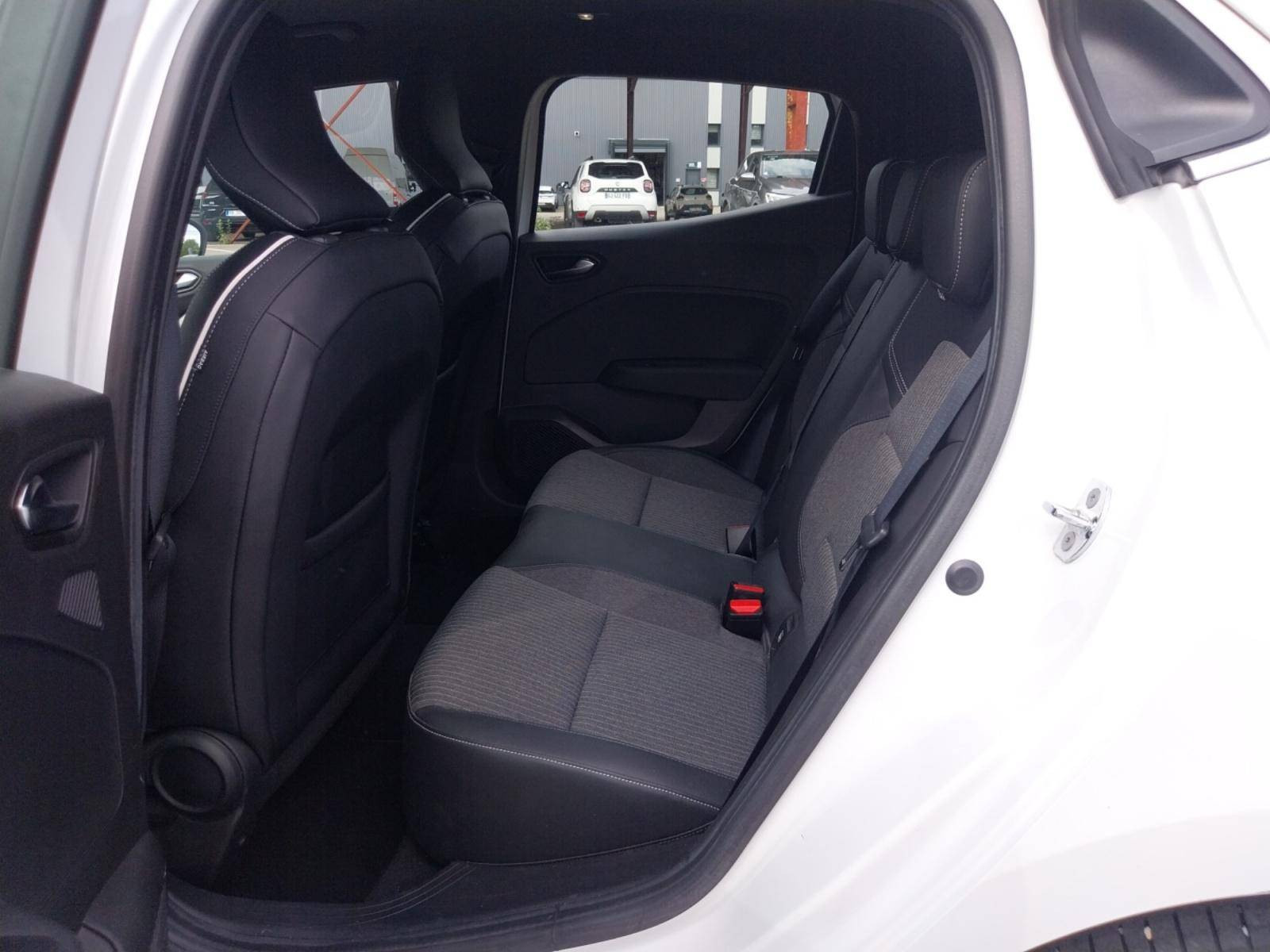 Vente en ligne Renault Clio 5 Clio TCe 90 - 21N au prix de 14 990 €