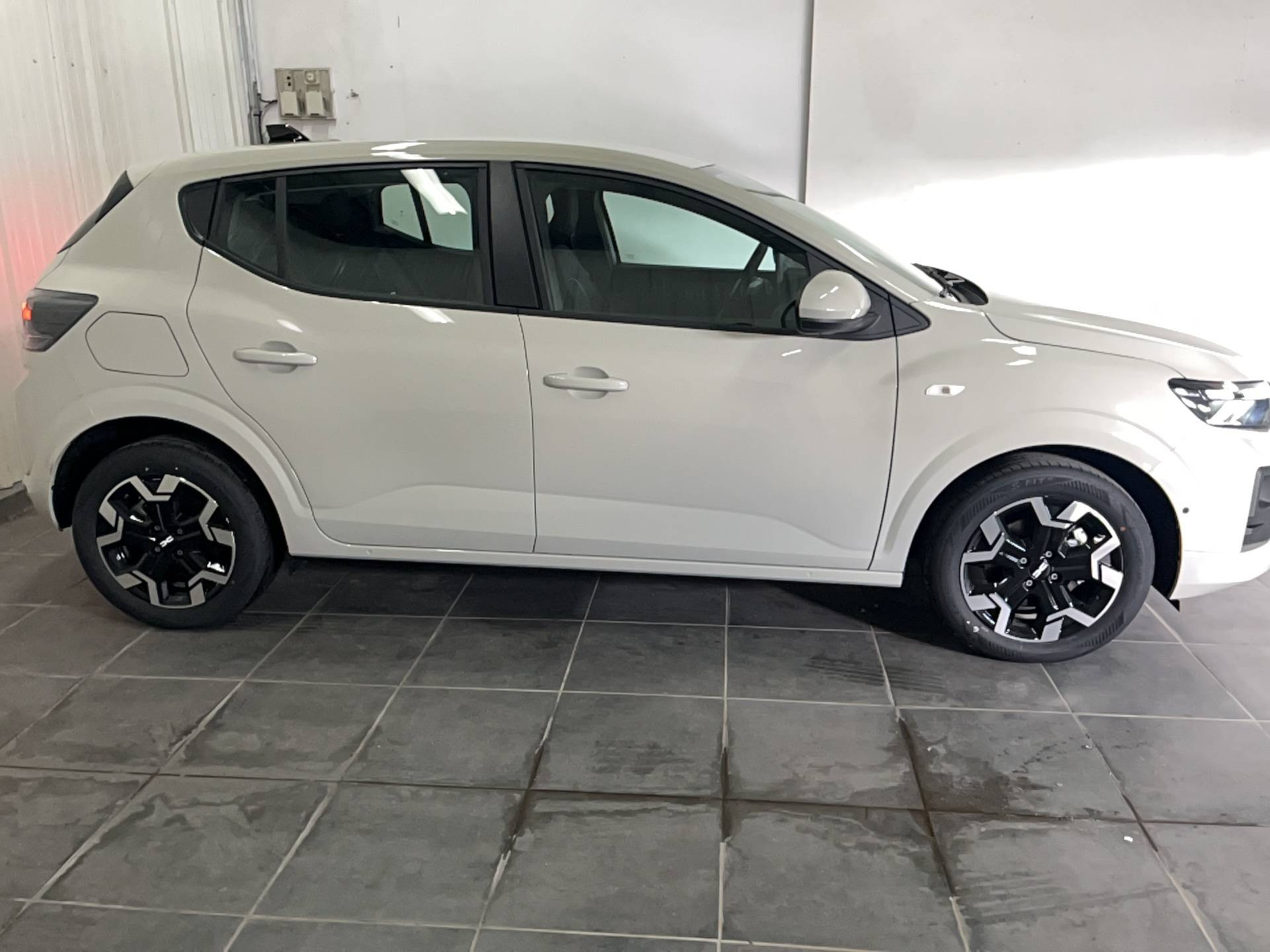Vente en ligne Dacia Sandero Sandero ECO-G 120 au prix de 18 850 €
