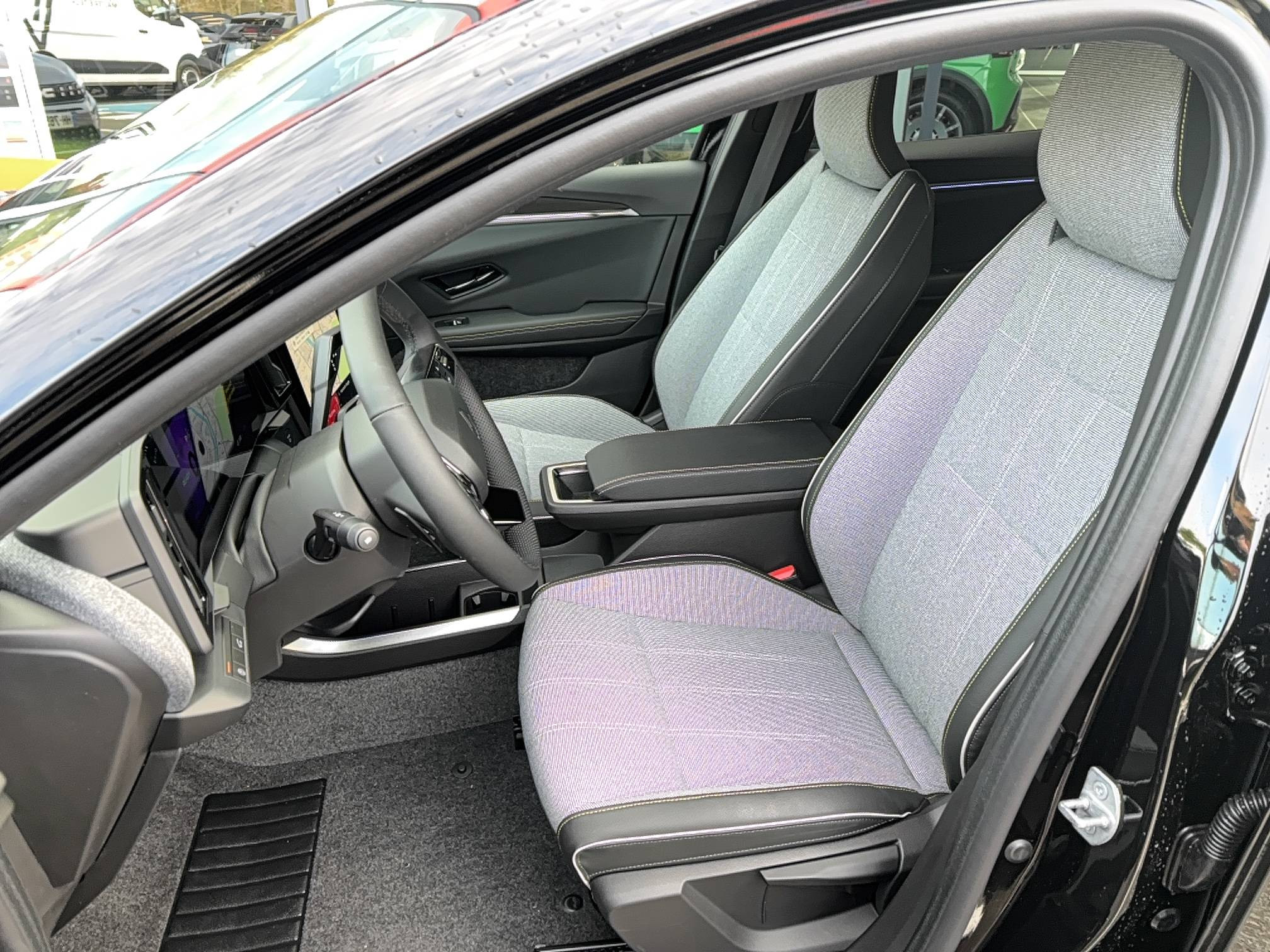 Vente en ligne Renault Scenic E-Tech  220 ch grande autonomie au prix de 39 990 €