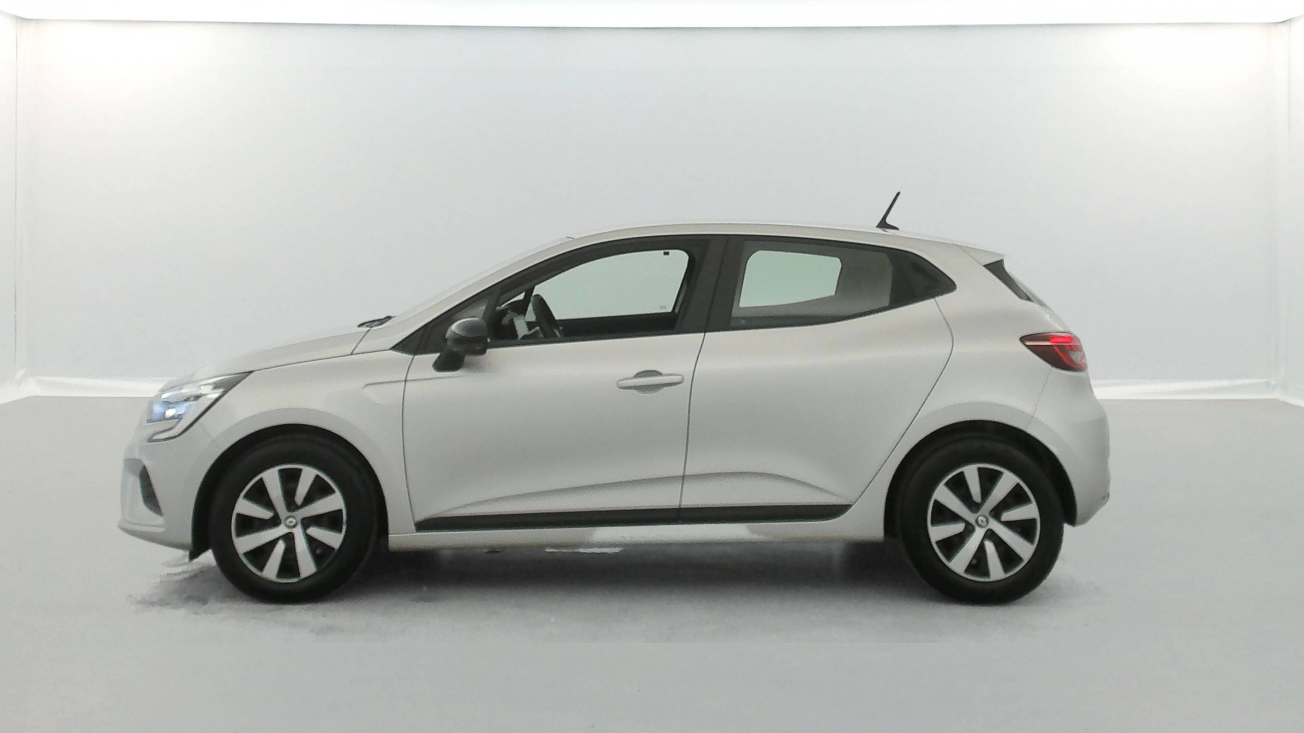 Vente en ligne Renault Clio 5 Clio TCe 90 au prix de 14 790 €