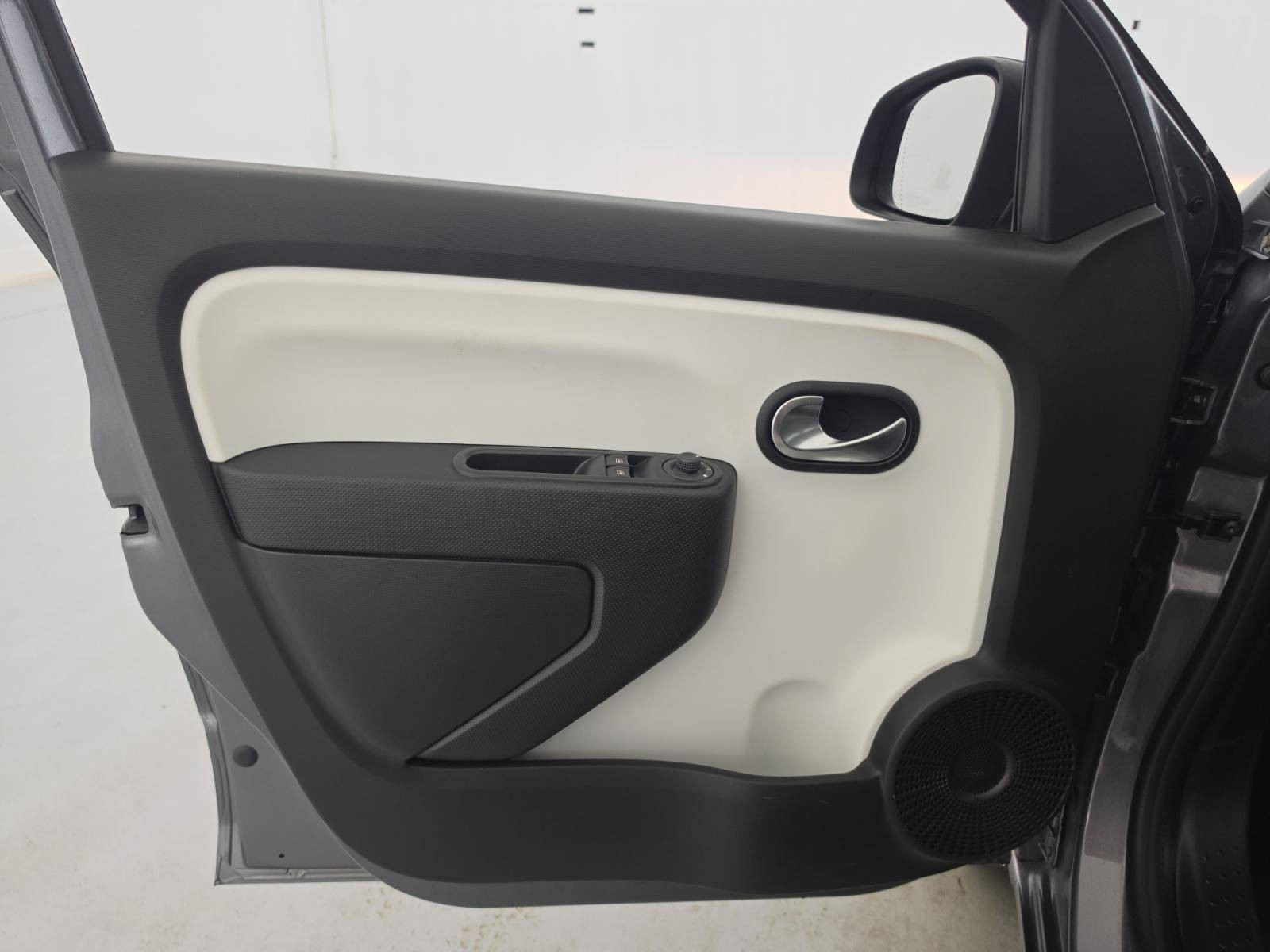 Vente en ligne Renault Twingo Electrique Twingo III E-Tech au prix de 13 900 €