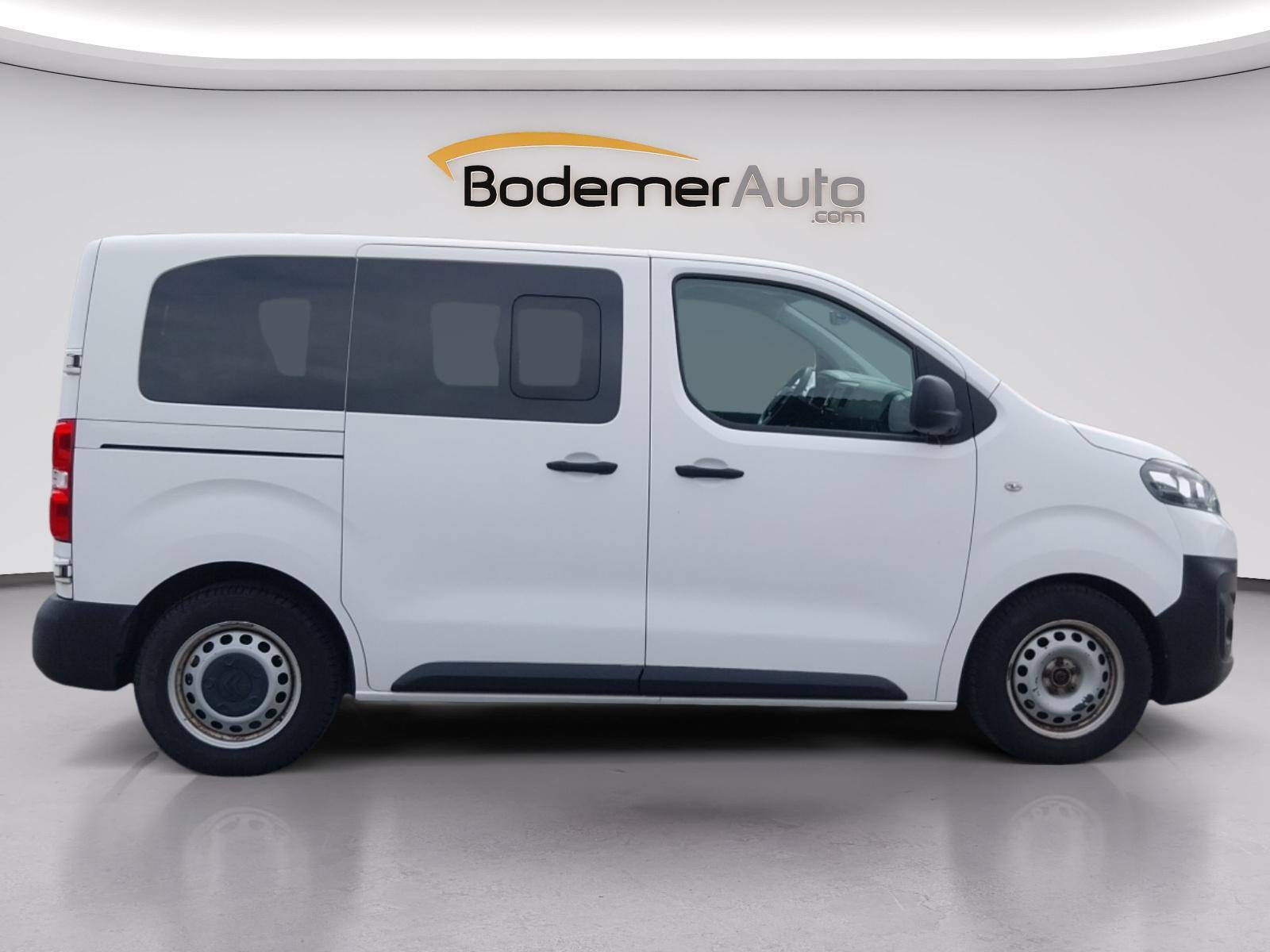 Vente en ligne Citroën Jumpy Combi Jumpy XS BlueHDi 120 S&S BVM6 au prix de 22 890 €
