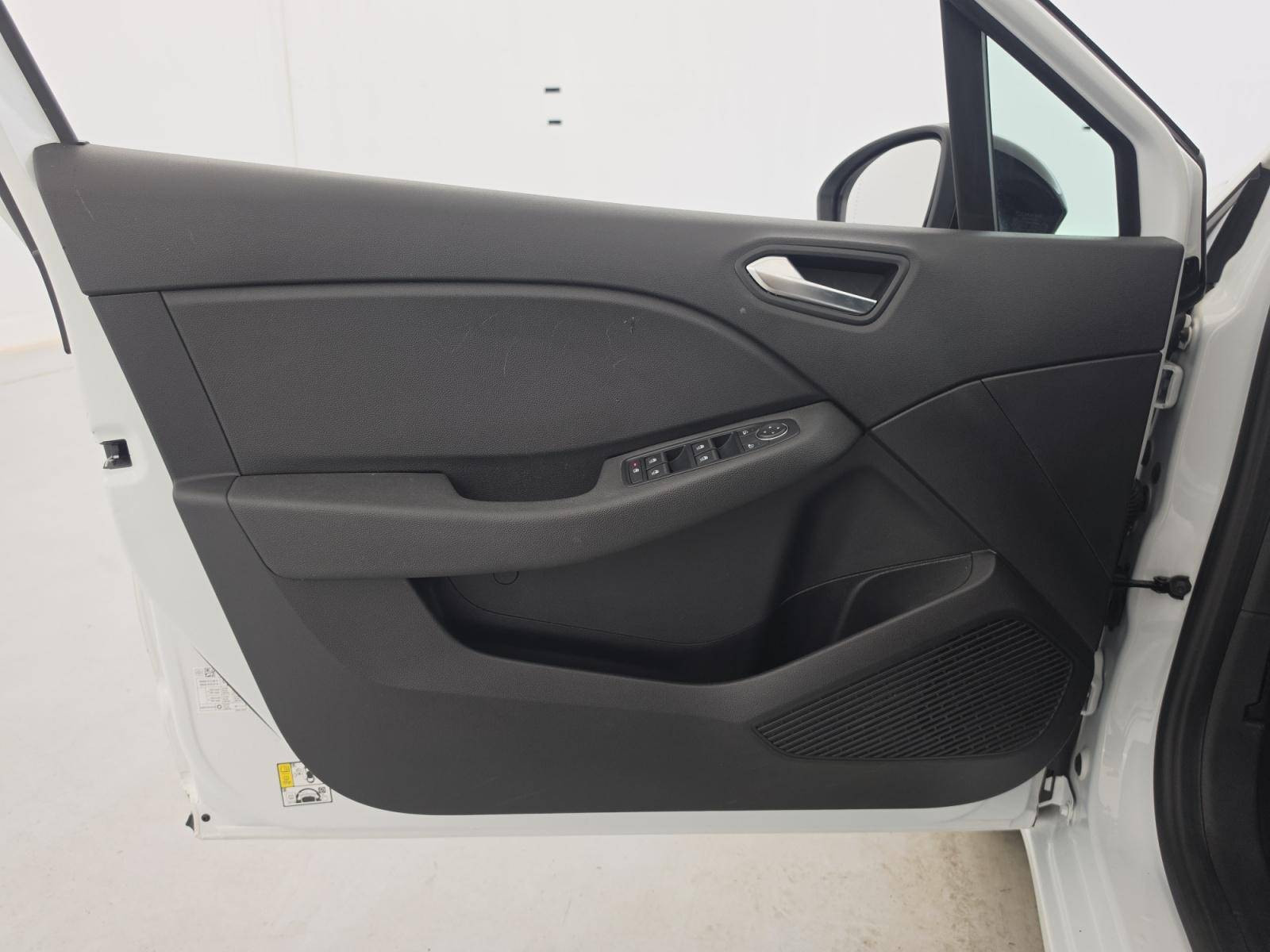 Vente en ligne Renault Clio 5 Clio E-Tech full hybrid 145 au prix de 13 791 €