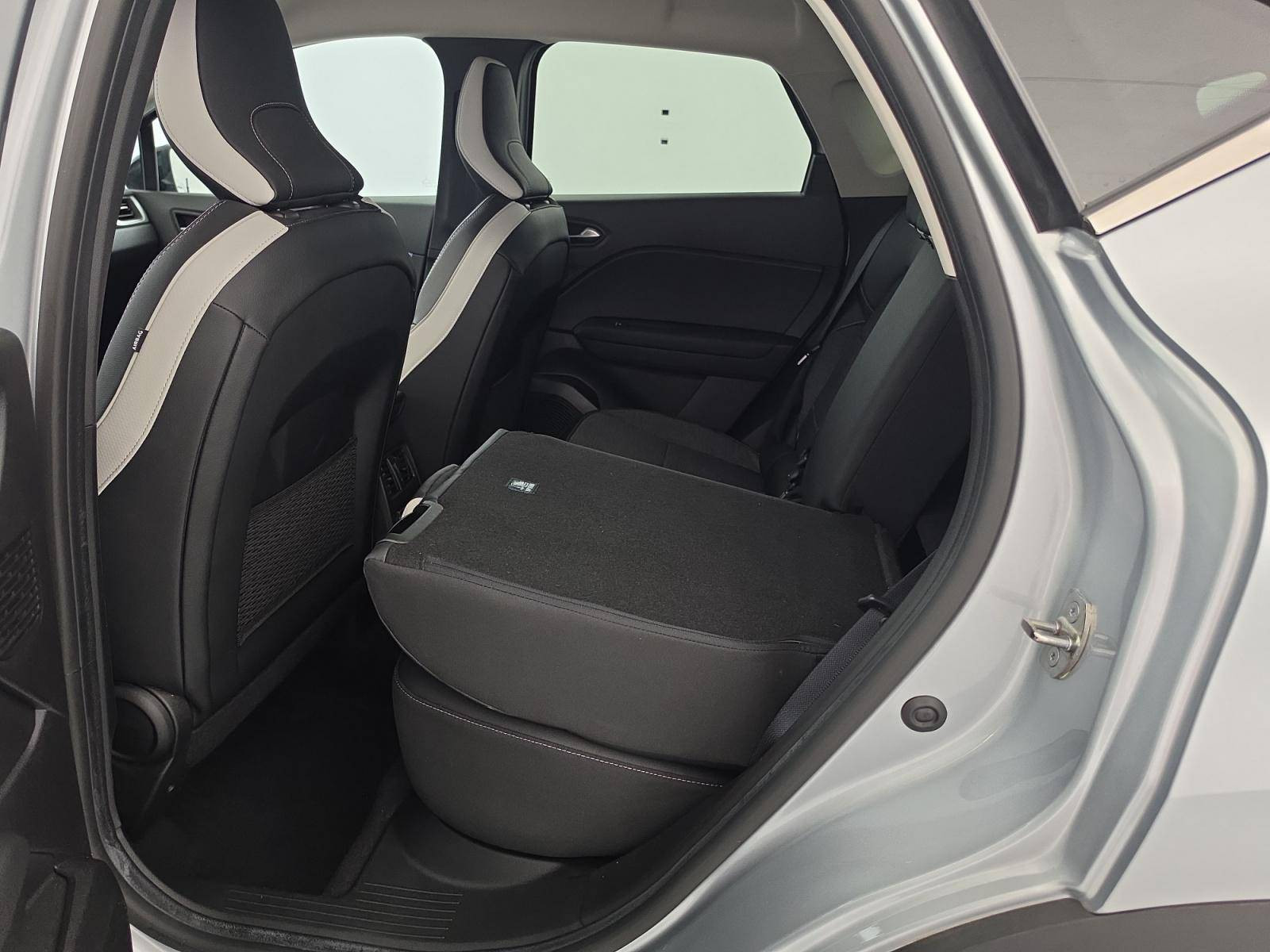 Vente en ligne Renault Captur  mild hybrid 160 EDC au prix de 20 990 €