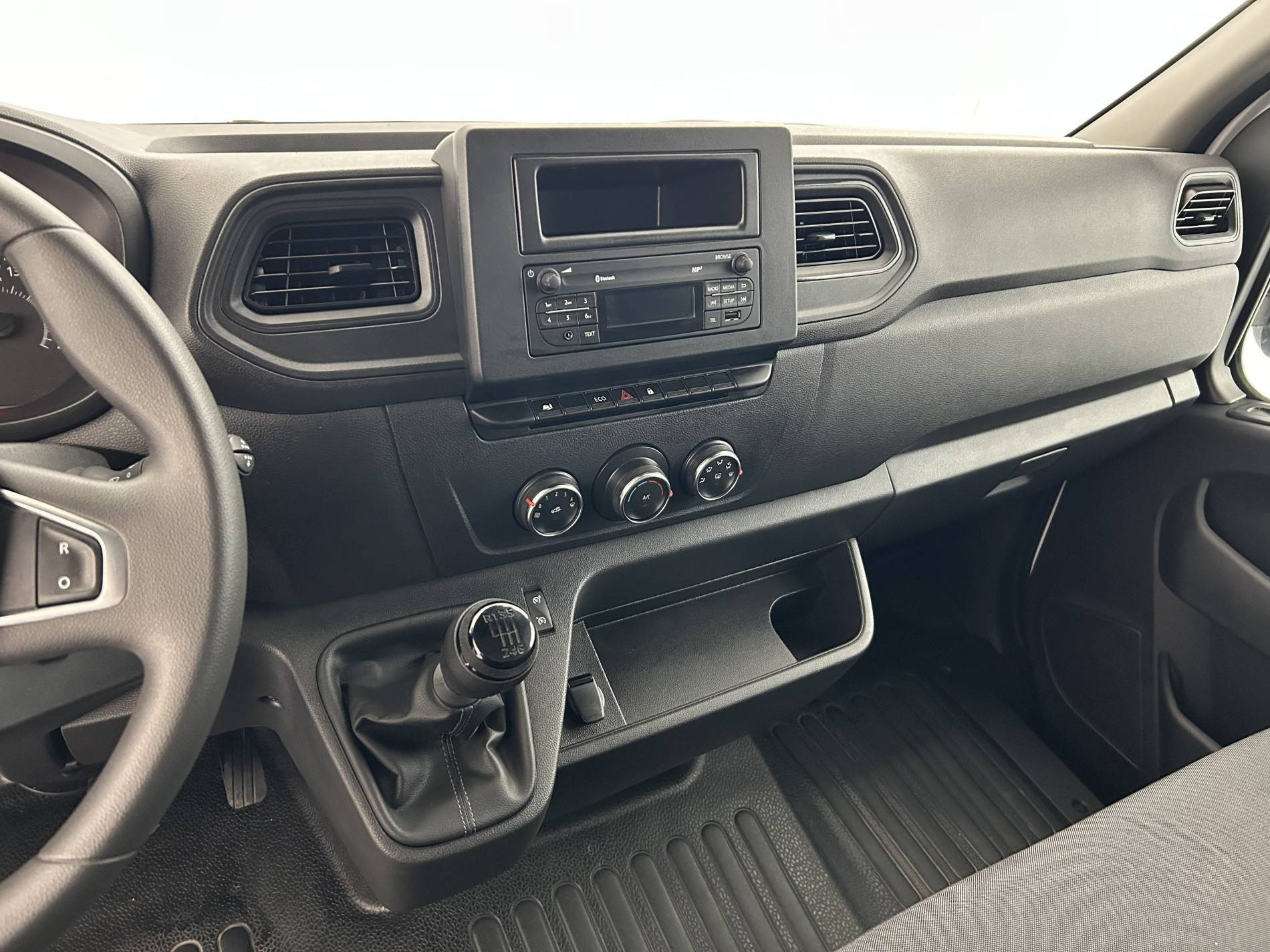 Vente en ligne Renault Master Fourgon MASTER FGN TRAC F3500 L3H3 BLUE DCI 135 au prix de 28 900 €