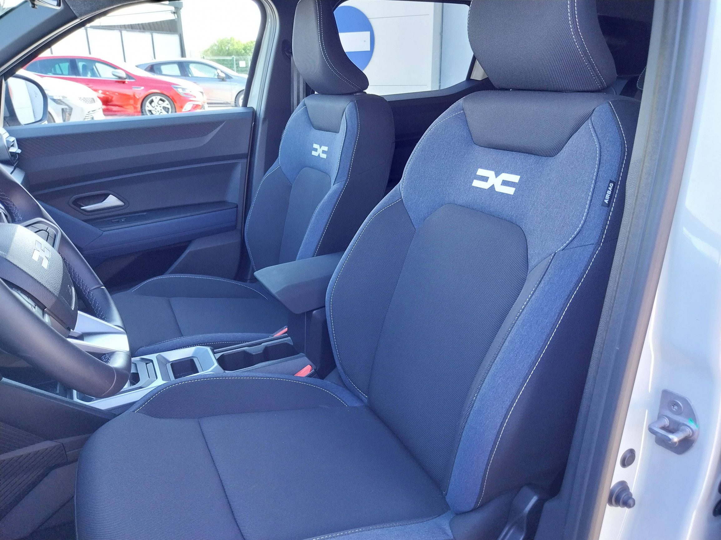 Vente en ligne Dacia Duster  Hybrid 140 au prix de 27 290 €