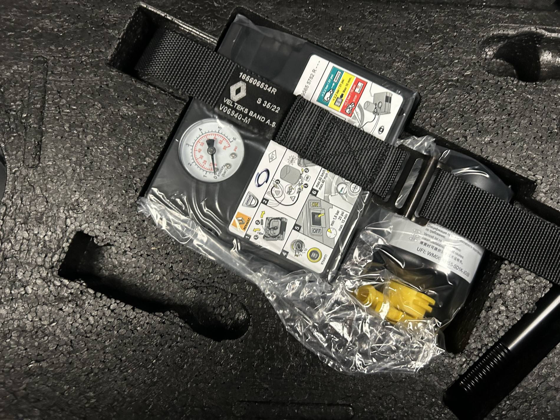 Vente en ligne Renault Clio 5 Clio E-Tech full hybrid 145 au prix de 17 950 €