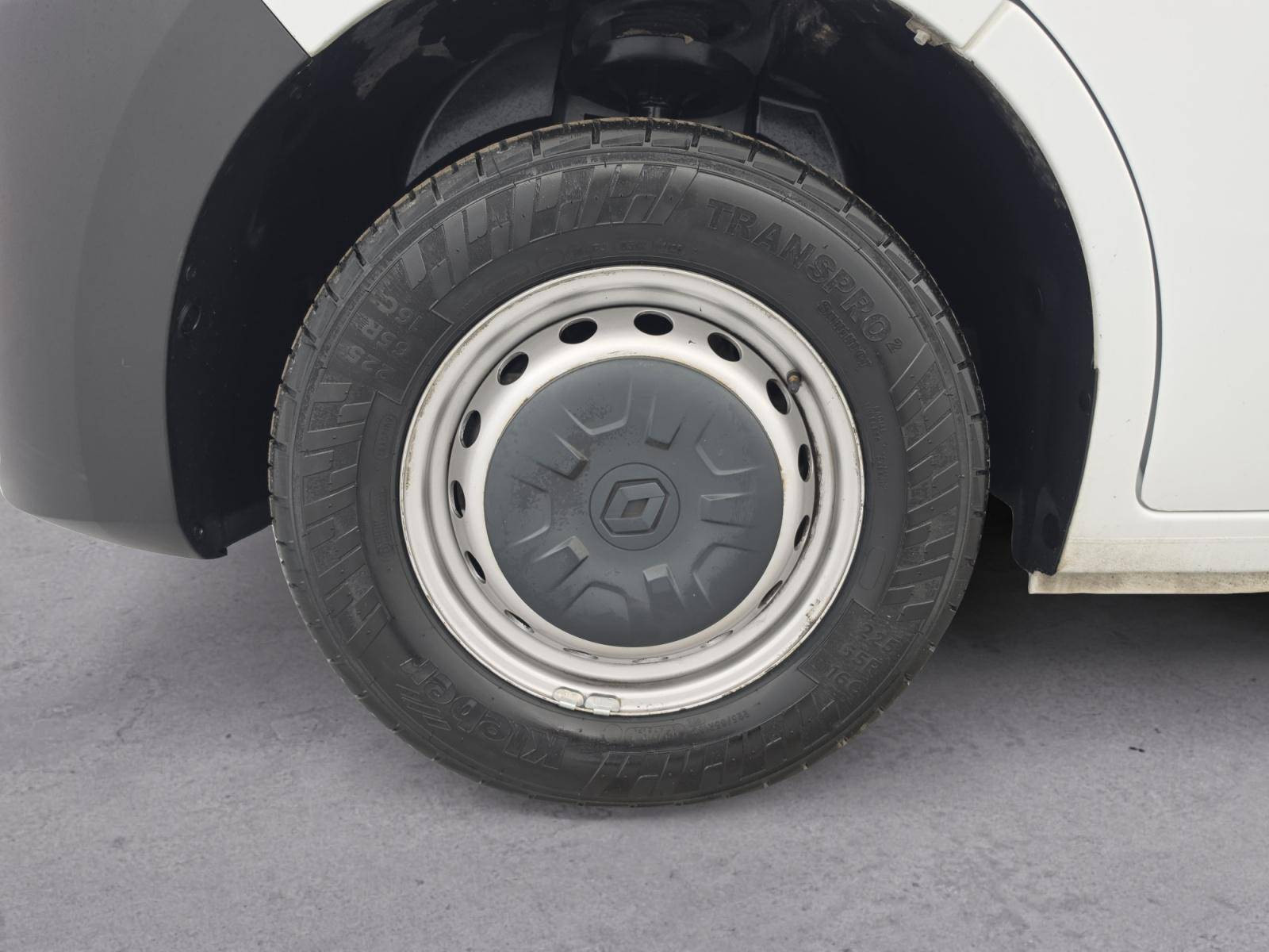 Vente en ligne Renault Master Fourgon MASTER FGN TRAC F3500 L3H3 BLUE DCI 135 au prix de 26 990 €