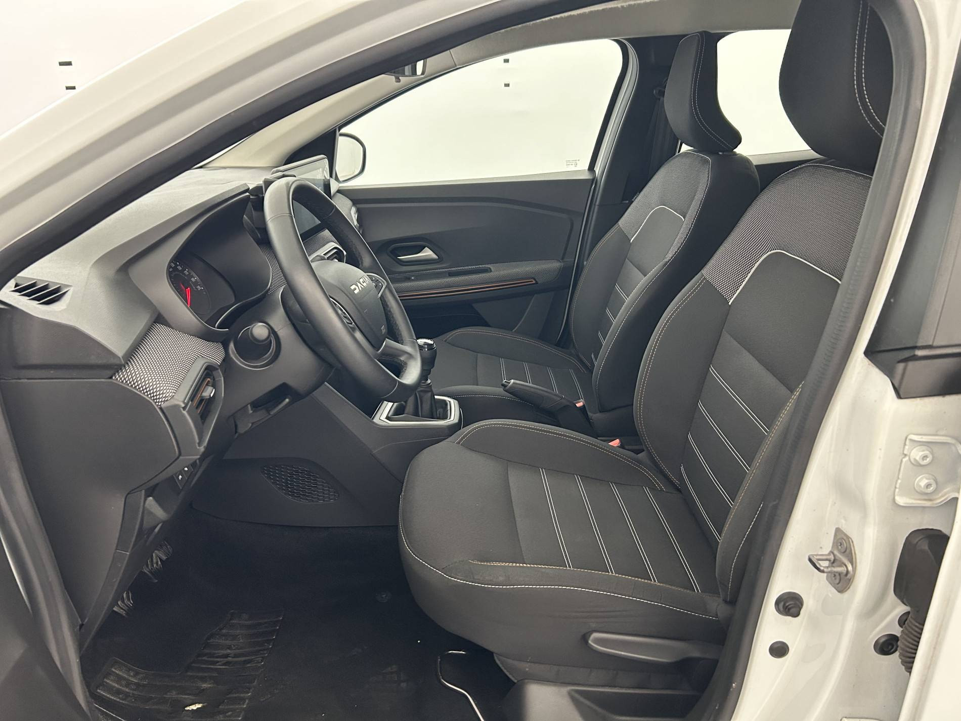 Vente en ligne Dacia Sandero  ECO-G 100 au prix de 14 690 €
