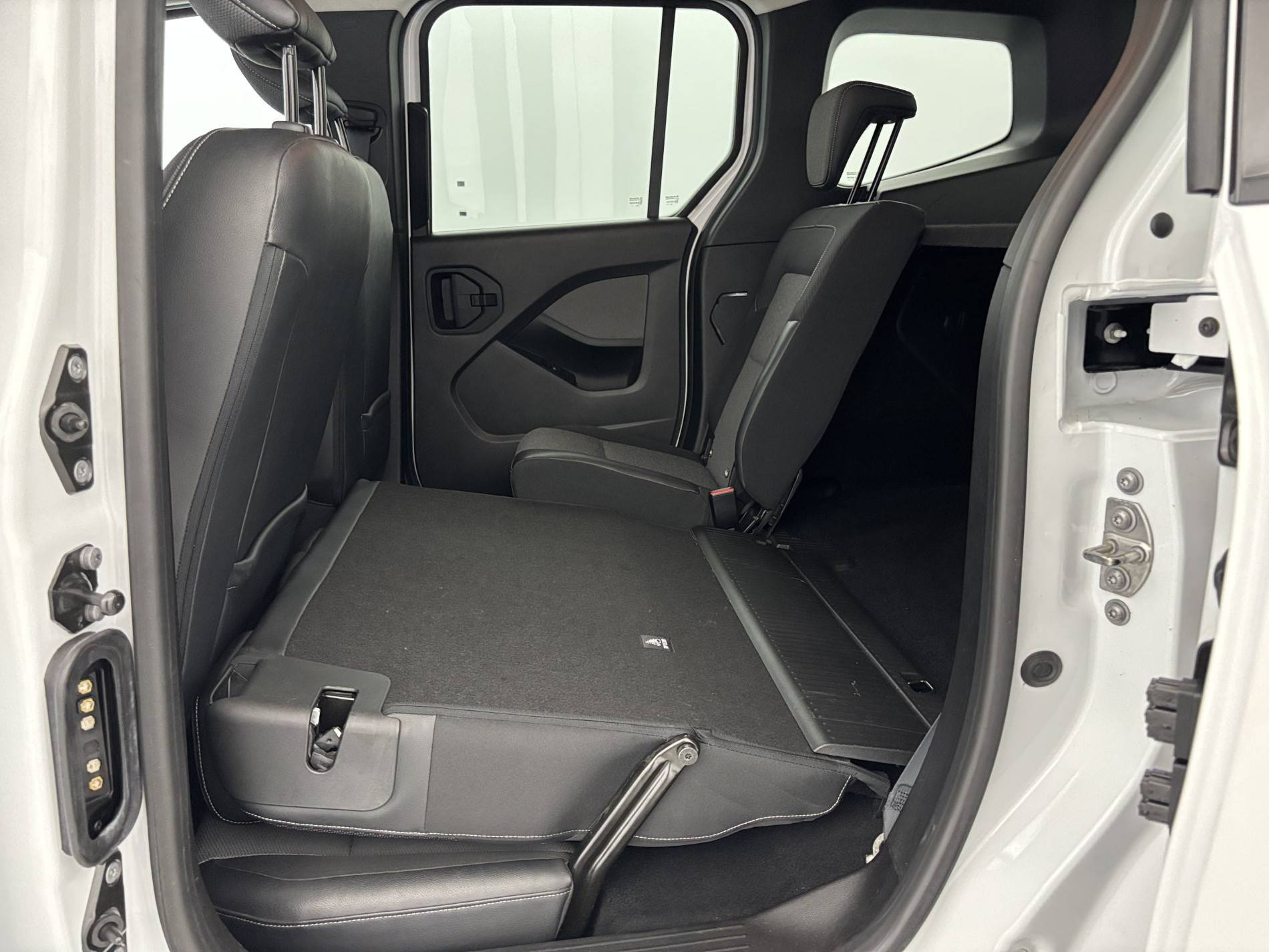 Vente en ligne Renault Kangoo  Blue dCi 95 au prix de 23 890 €