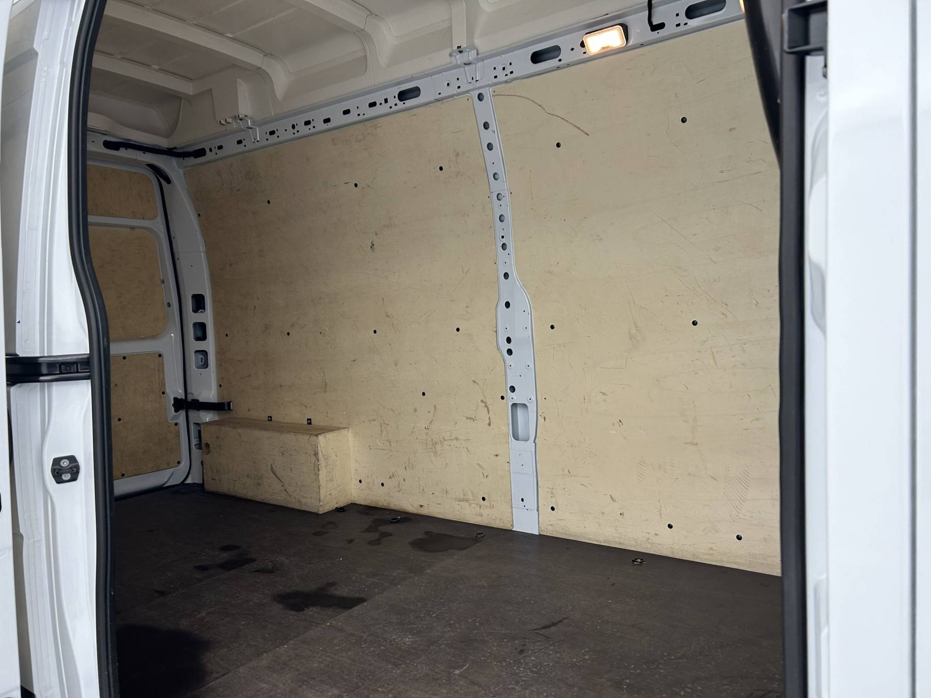 Vente en ligne Renault Master Fourgon MASTER FGN TRAC F3500 L3H3 BLUE DCI 135 au prix de 29 990 €