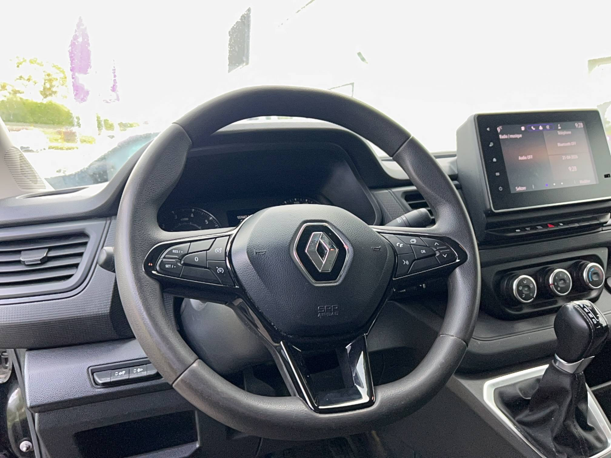 Vente en ligne Renault Trafic Cabine Approfondie TRAFIC CA L1H1 3000 KG BLUE DCI 150 EDC au prix de 23 990 €