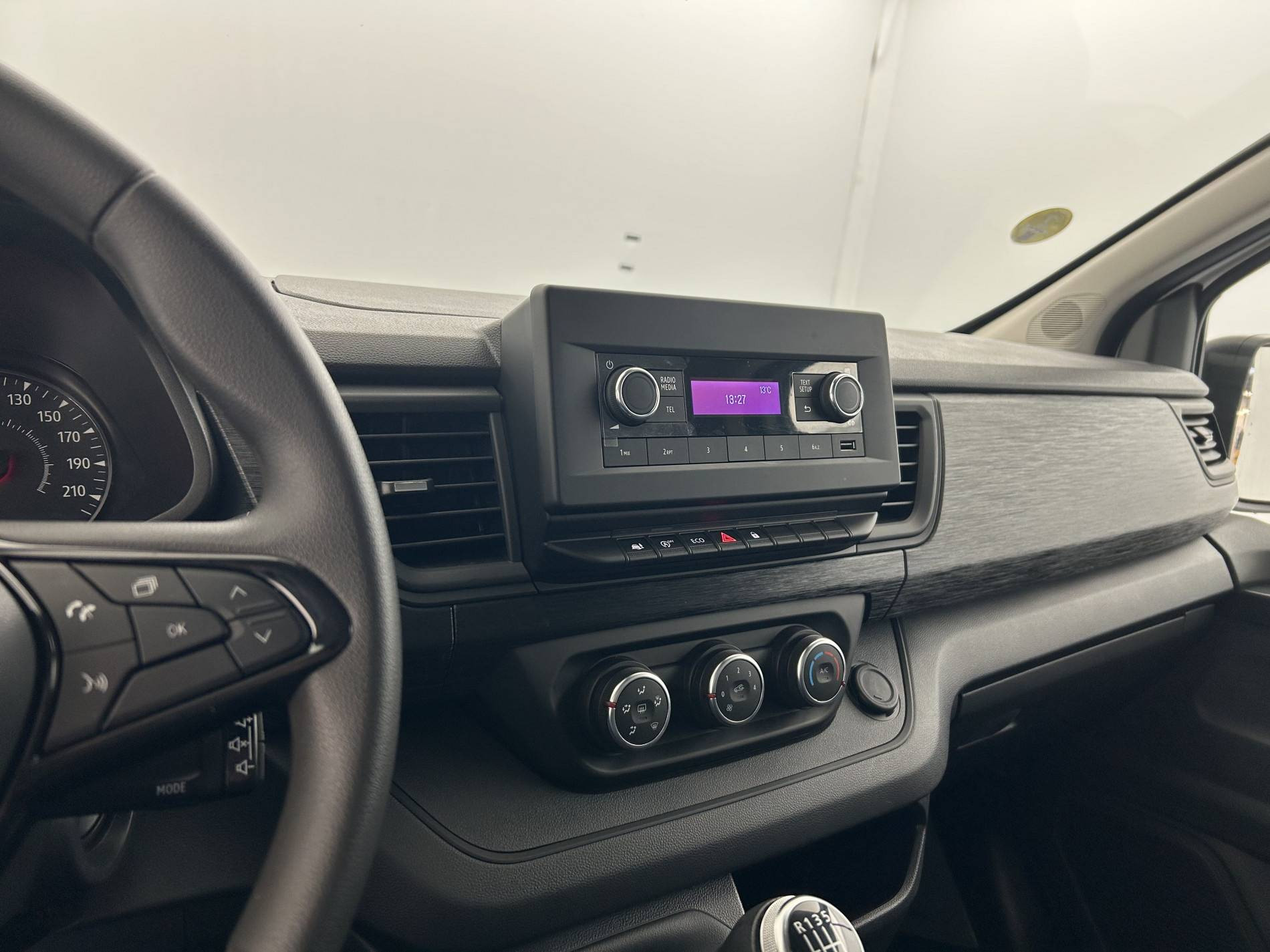 Vente en ligne Renault Trafic 3 Fourgon TRAFIC FG BLUE DCI 130 L1H1 3T GSR2 au prix de 23 690 €
