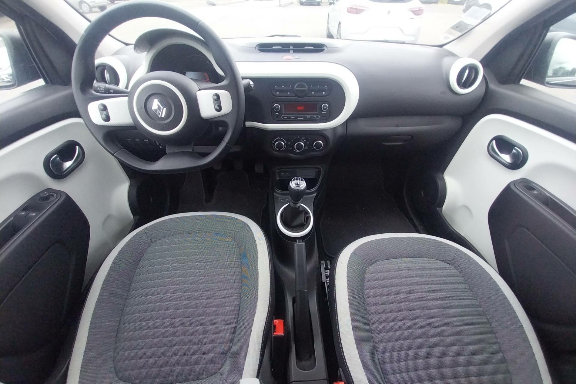 Vente en ligne Renault Twingo 3  TCe 95 au prix de 11 190 €