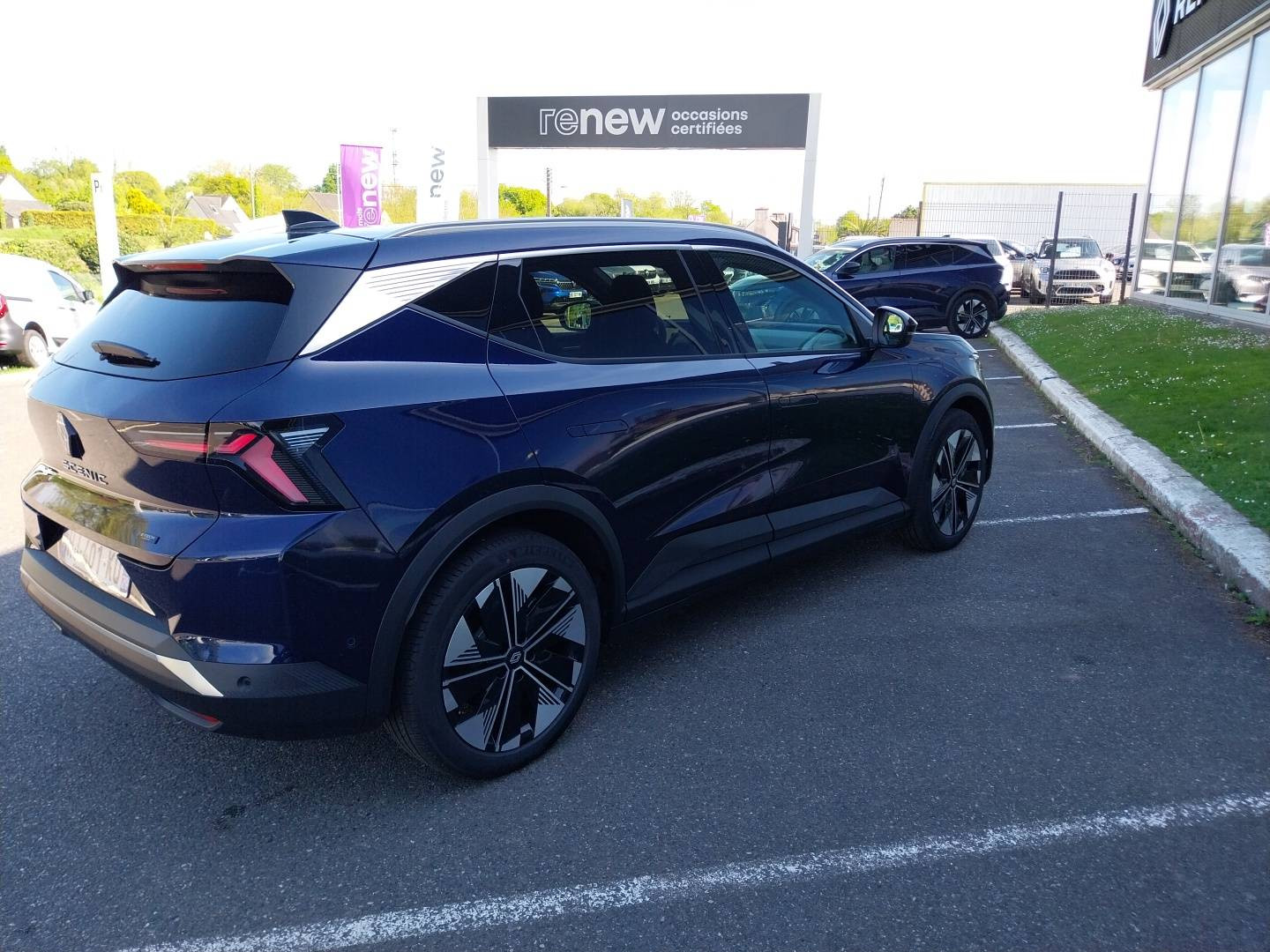 Vente en ligne Renault Scenic E-Tech  220 ch grande autonomie au prix de 493 €