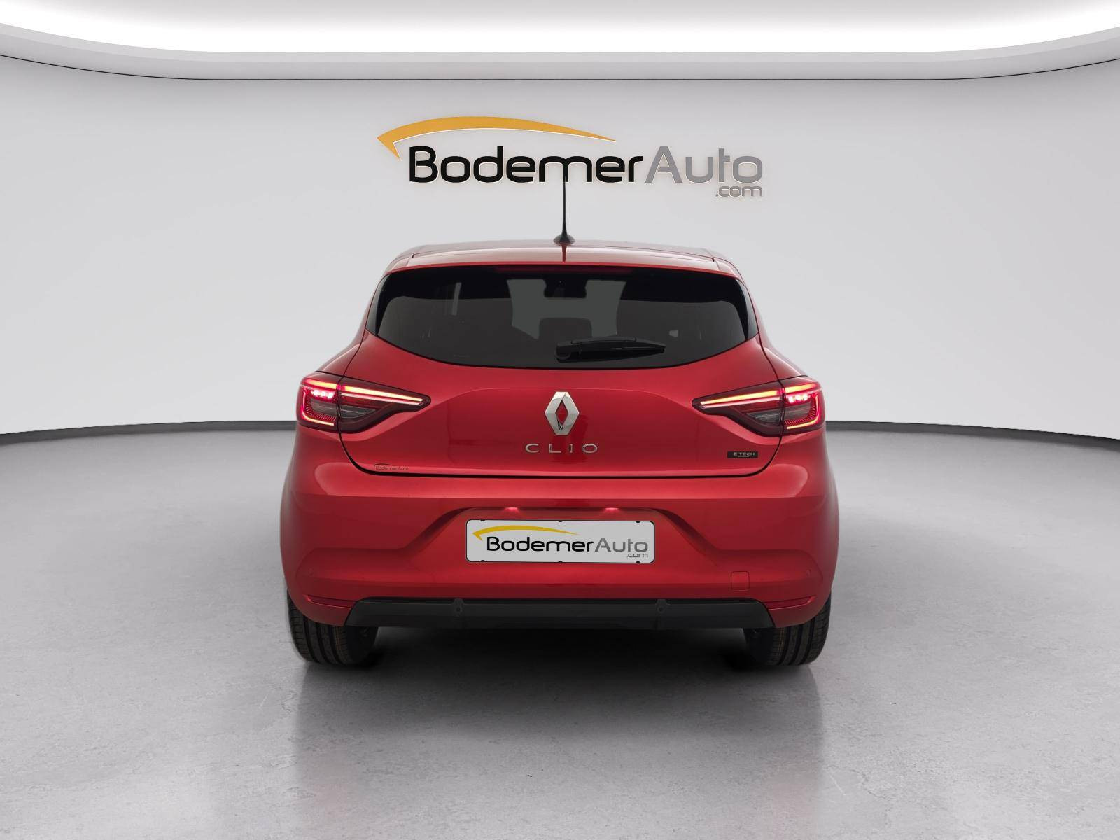 Vente en ligne Renault Clio 5 Clio E-Tech full hybrid 145 au prix de 17 990 €