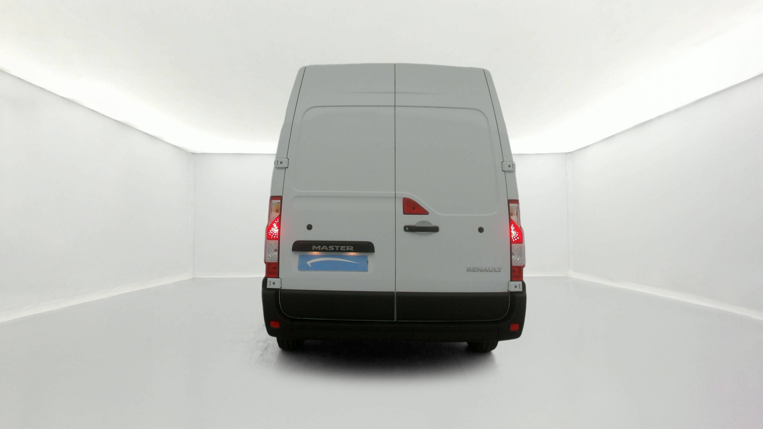 Vente en ligne Renault Master Fourgon MASTER FGN TRAC F3500 L2H2 BLUE DCI 135 au prix de 23 490 €