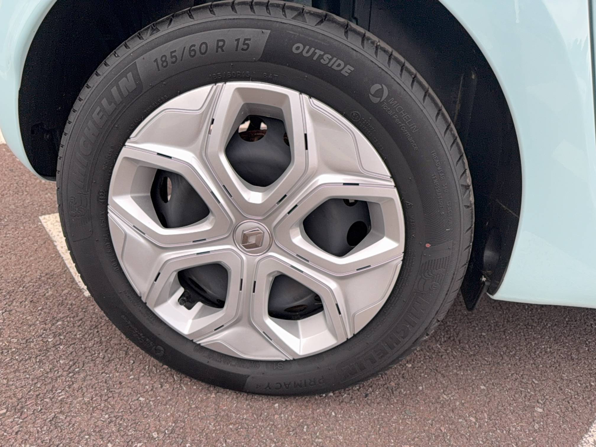 Vente en ligne Renault Twingo Electrique Twingo III E-Tech au prix de 10 990 €