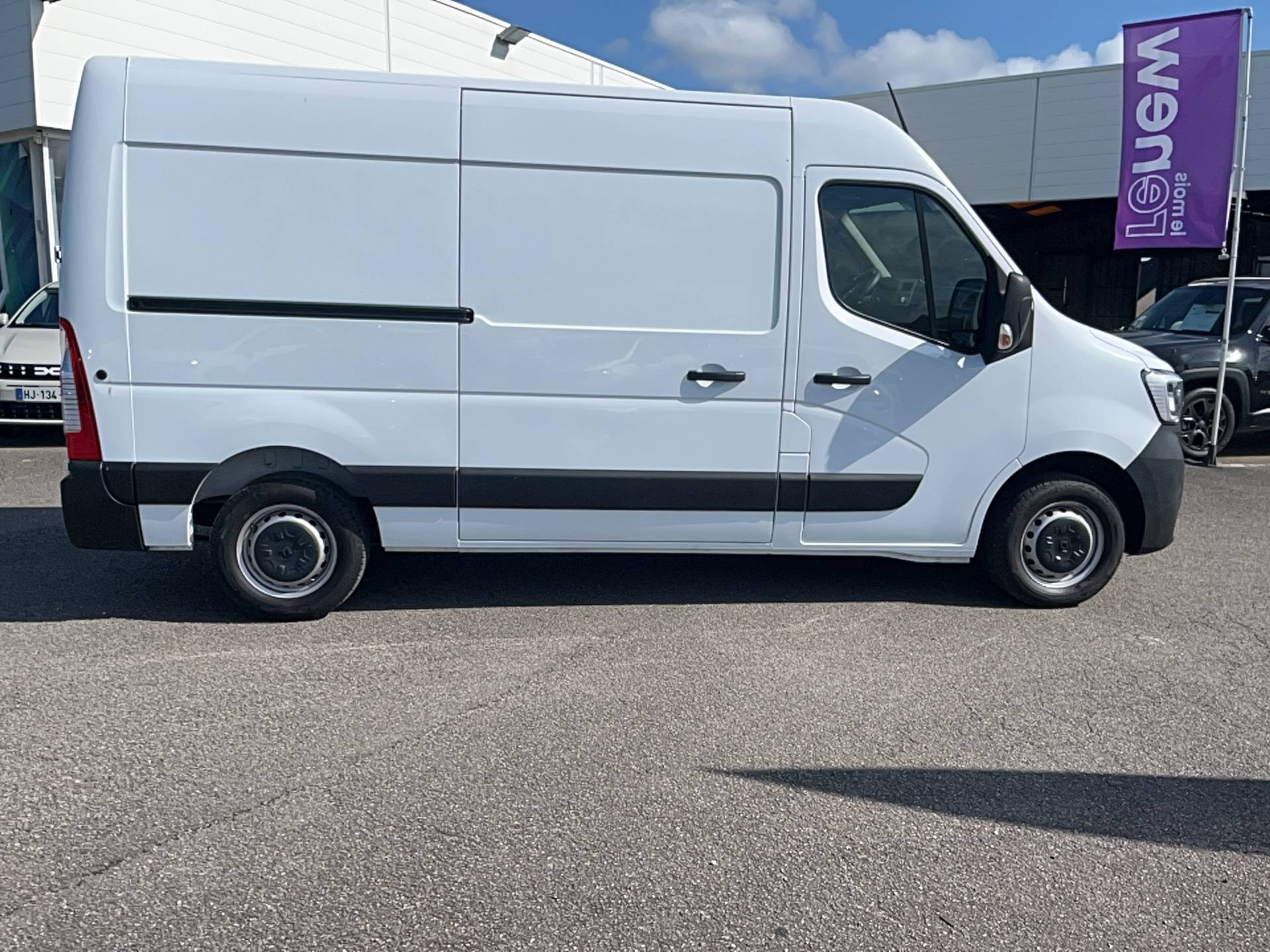 Vente en ligne Renault Master Fourgon MASTER FGN TRAC F3500 L2H2 BLUE DCI 135 au prix de 26 990 €