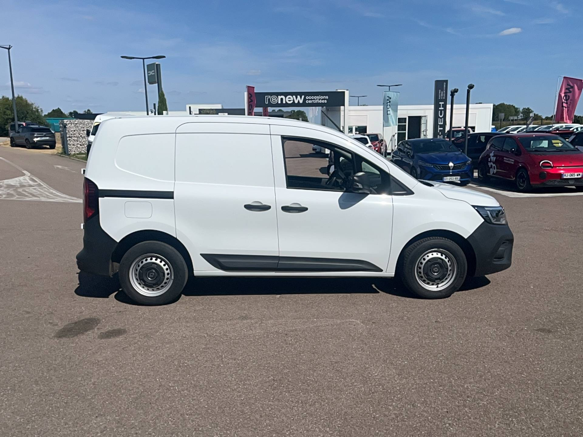 Vente en ligne Renault Kangoo Van  BLUE DCI 95 EDC au prix de 17 991 €