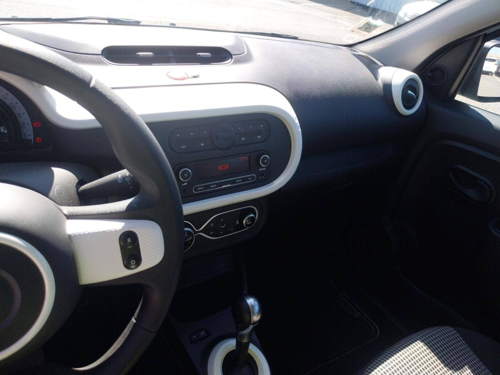 Vente en ligne Renault Twingo Electrique Twingo III E-Tech au prix de 11 490 €