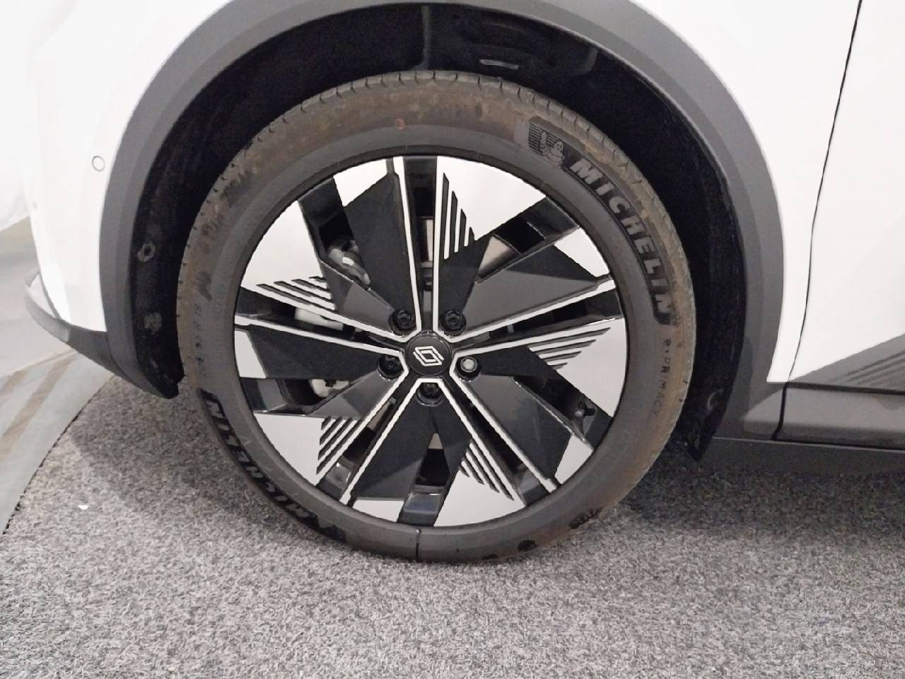 Vente en ligne Renault Scenic E-Tech Scenic E-Tech électrique 220 ch grande autonomie au prix de 48 390 €