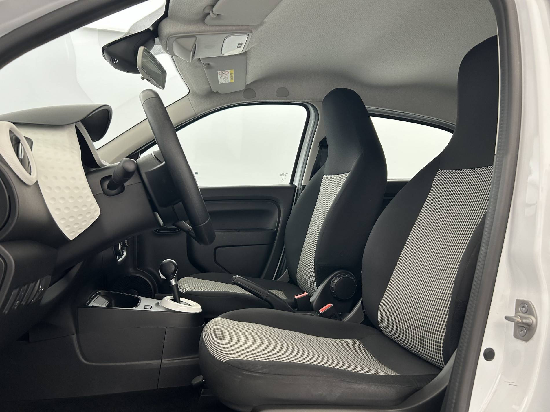 Vente en ligne Renault Twingo Electrique Twingo III E-Tech au prix de 10 490 €