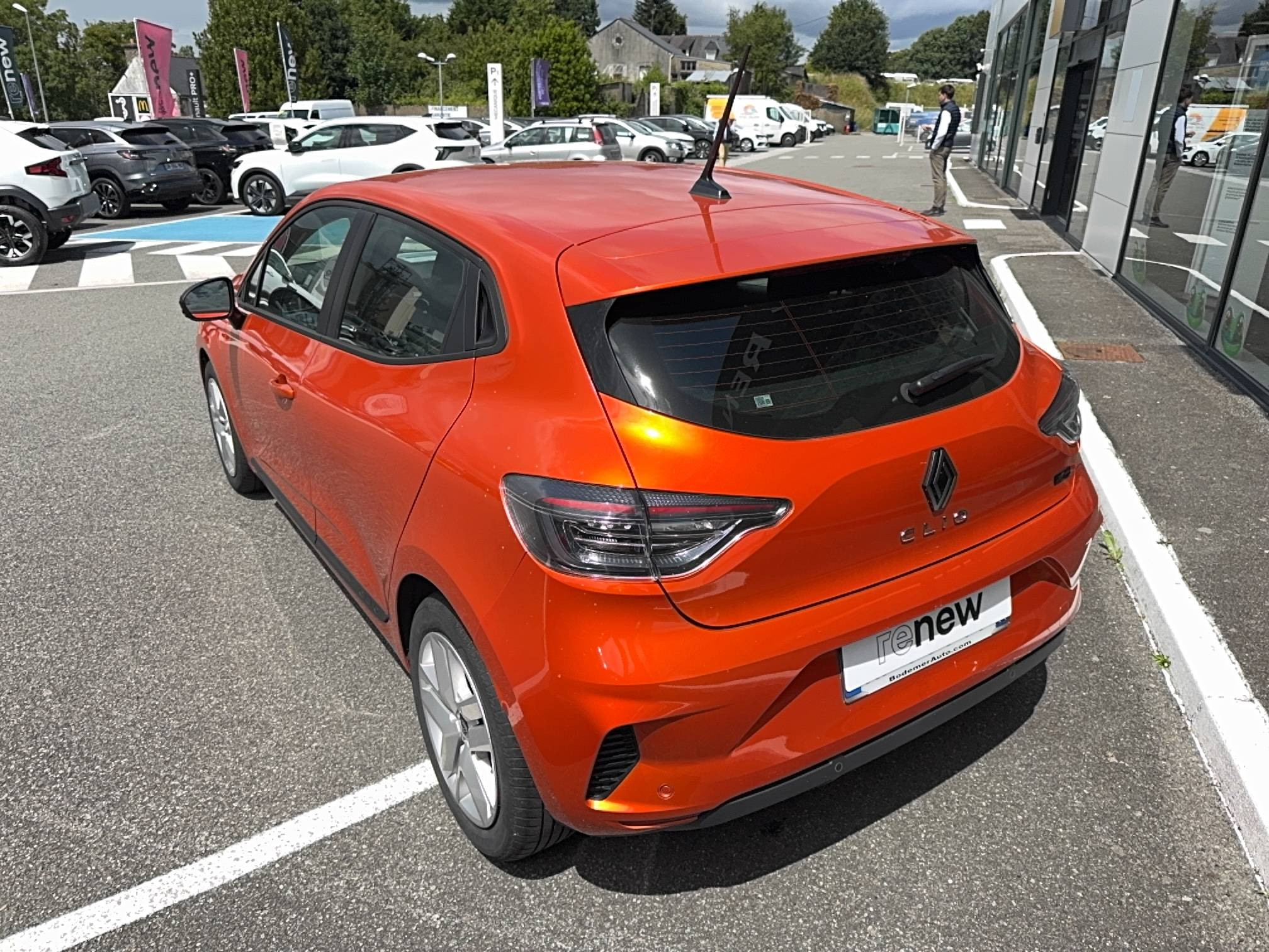 Vente en ligne Renault Clio 5 Clio E-Tech full hybrid 145 ch GSR2 au prix de 19 990 €