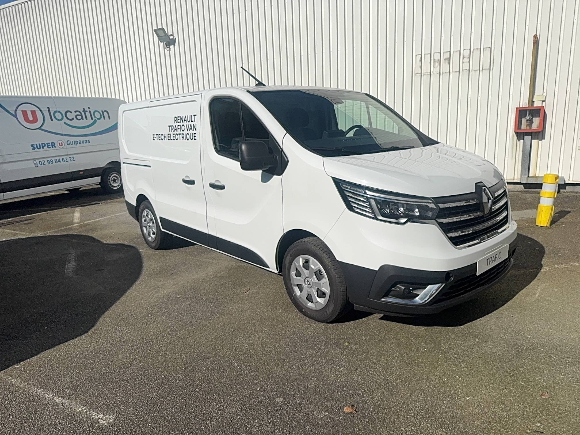 Vente en ligne Renault Trafic Van E-Tech FG GCF L1H1 52kWh AC22 au prix de 36 490 €