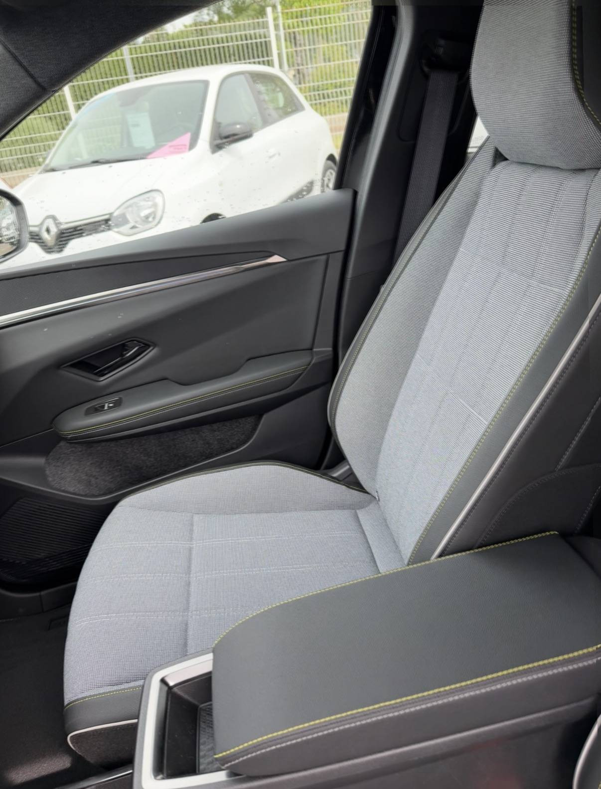 Vente en ligne Renault Scenic E-Tech Scenic E-Tech électrique 220 ch grande autonomie au prix de 43 990 €