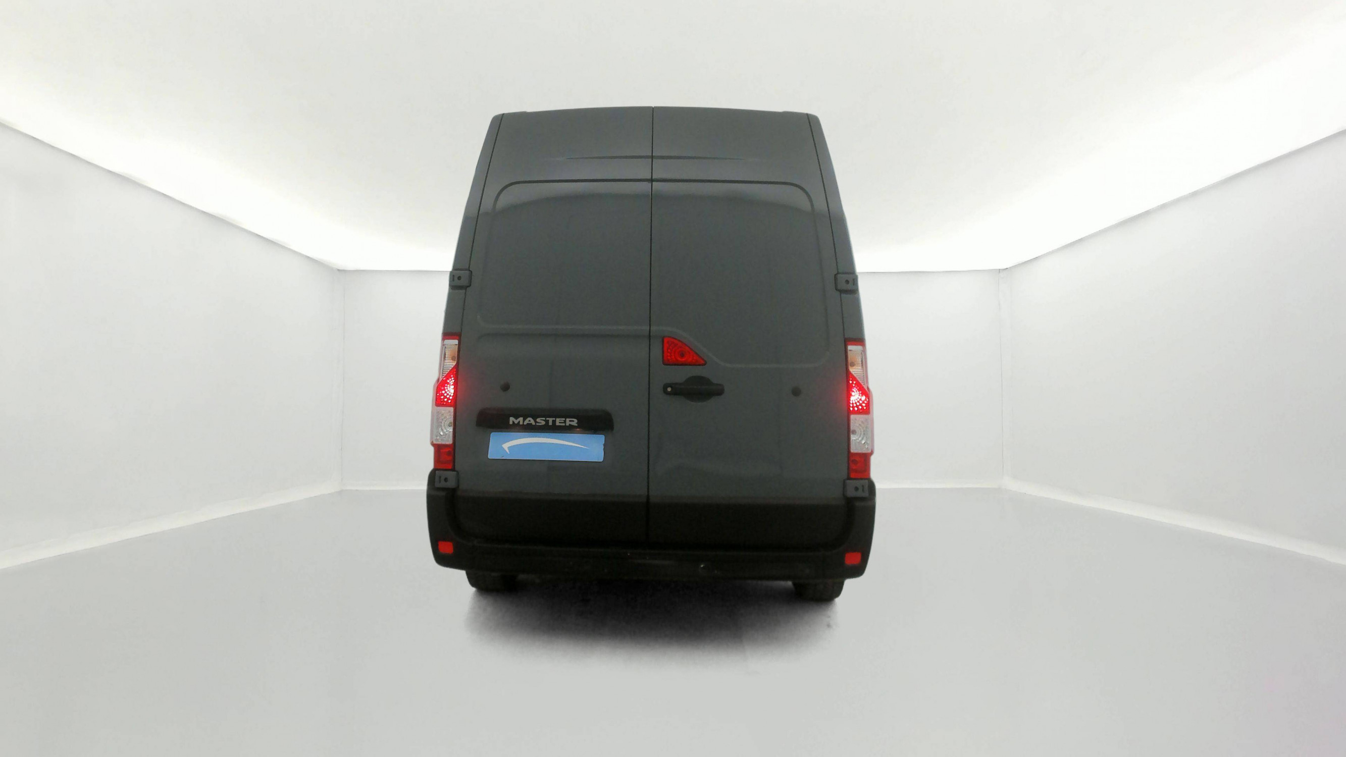 Vente en ligne Renault Master Fourgon MASTER FGN TRAC F3500 L2H2 DCI 135 au prix de 18 999 €