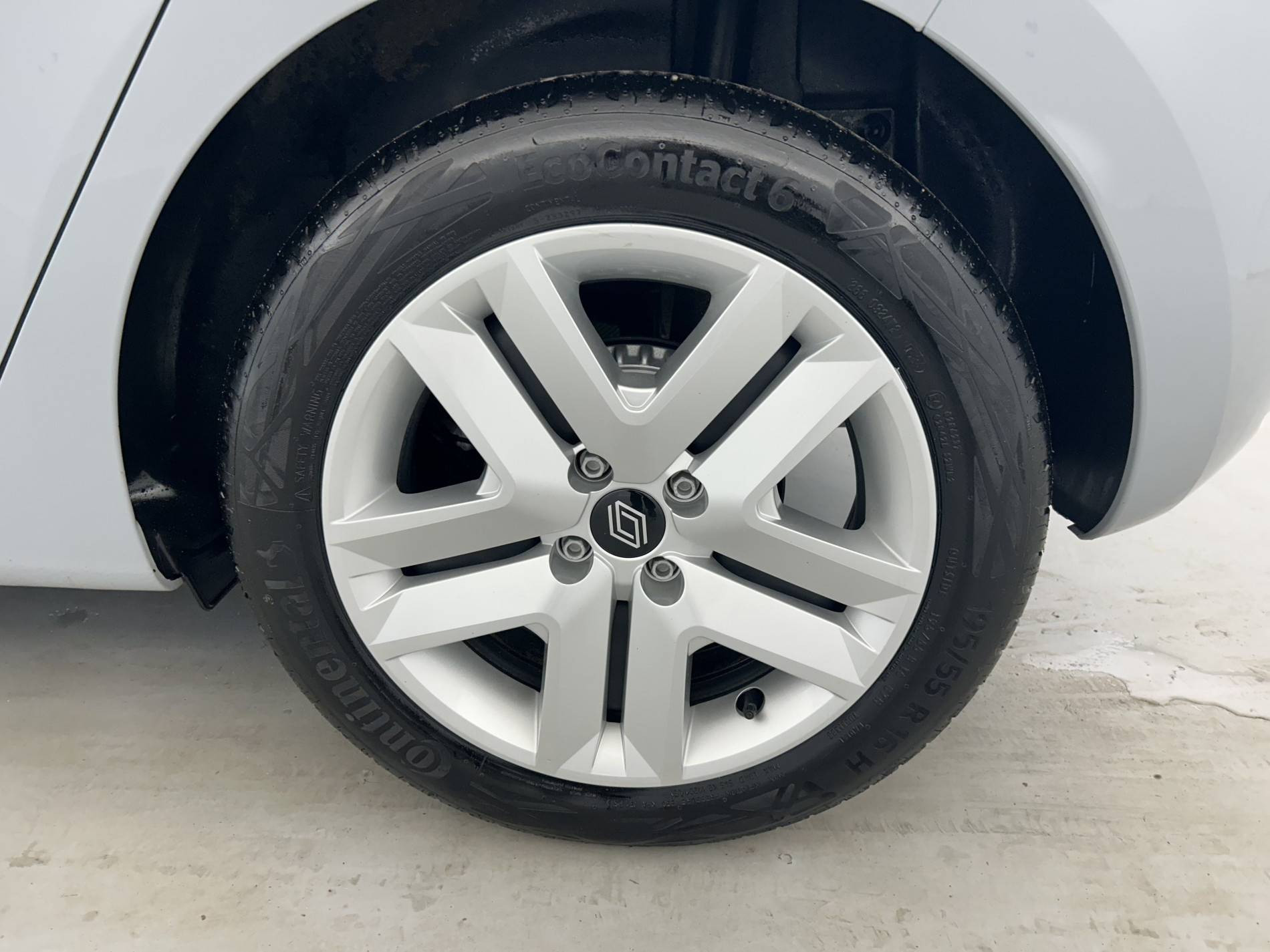 Vente en ligne Renault Clio 5 Clio TCe 90 au prix de 15 990 €