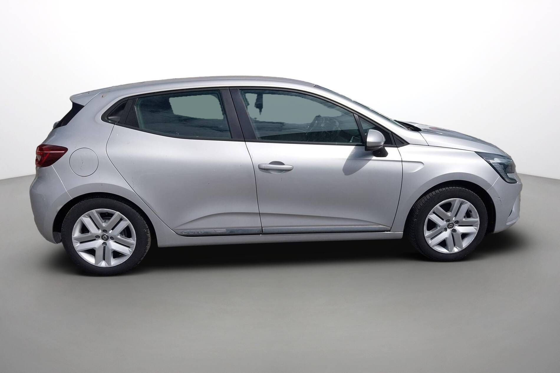 Vente en ligne Renault Clio 5 Clio E-Tech 140 - 21N au prix de 15 990 €
