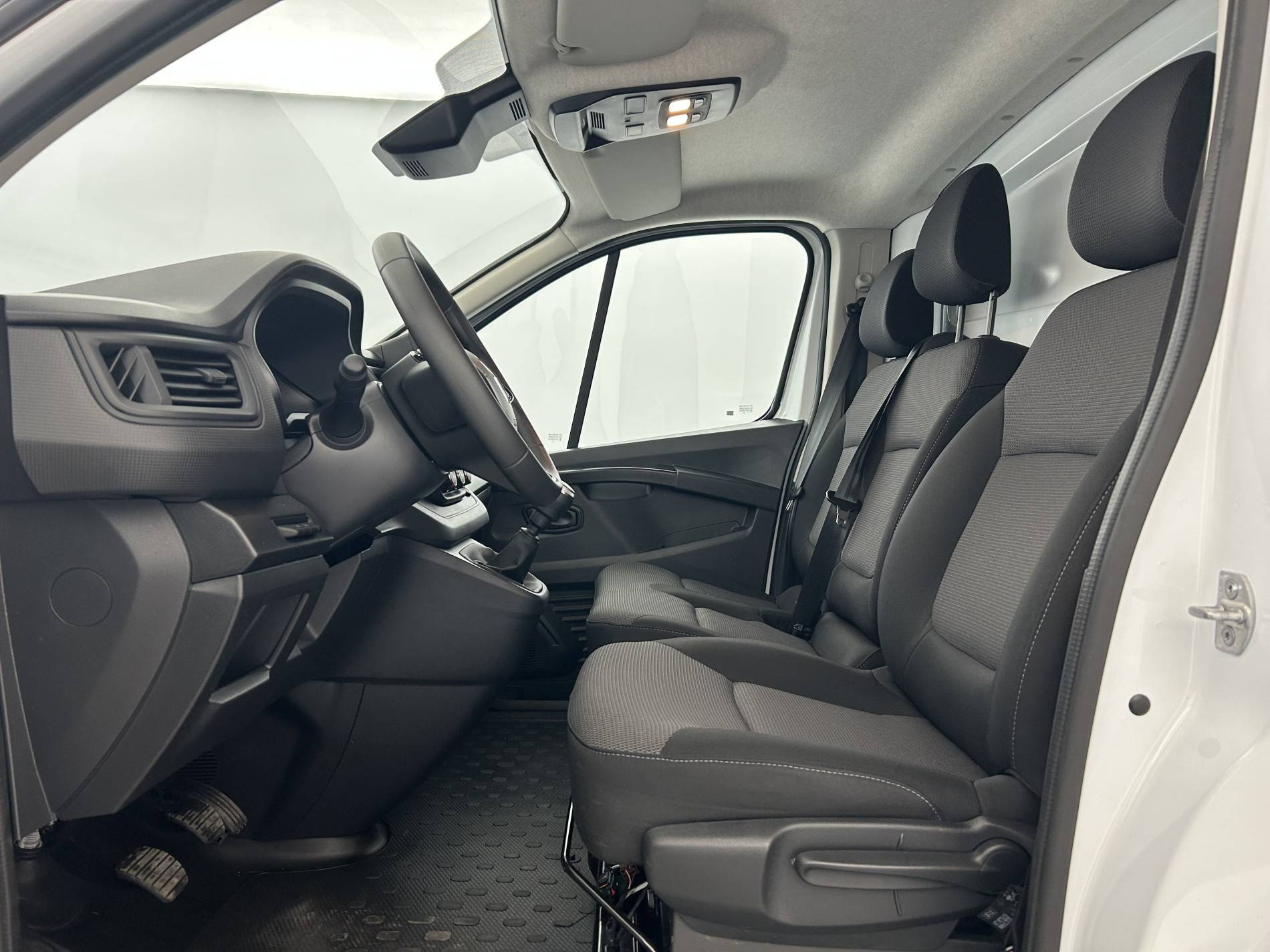 Vente en ligne Renault Trafic 3 Fourgon TRAFIC FG BLUE DCI 130 L1H1 3T GSR2 au prix de 25 390 €