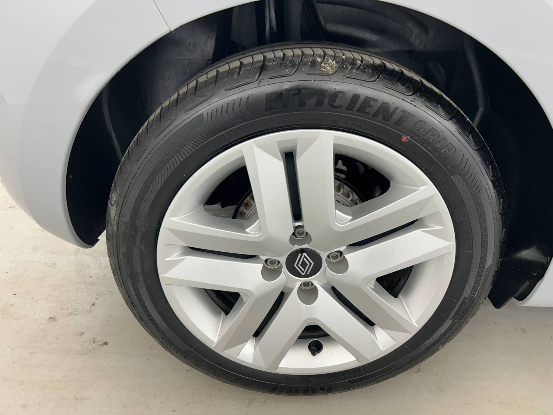Vente en ligne Renault Clio 5 Clio TCe 90 au prix de 15 790 €