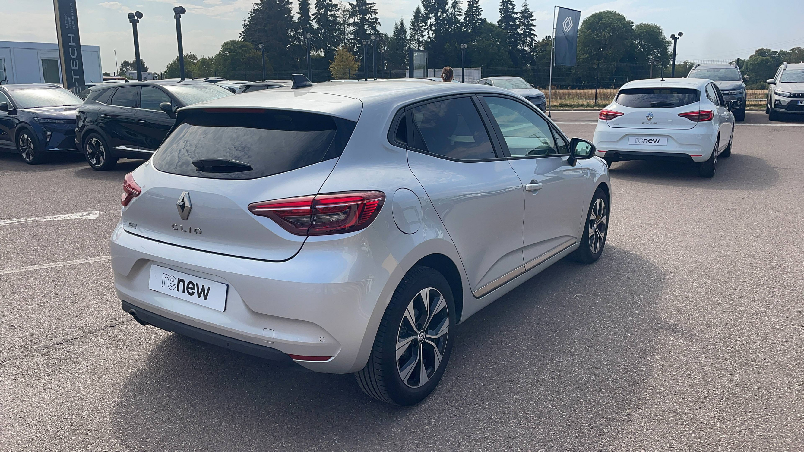 Vente en ligne Renault Clio 5 Clio TCe 100 GPL au prix de 14 490 €