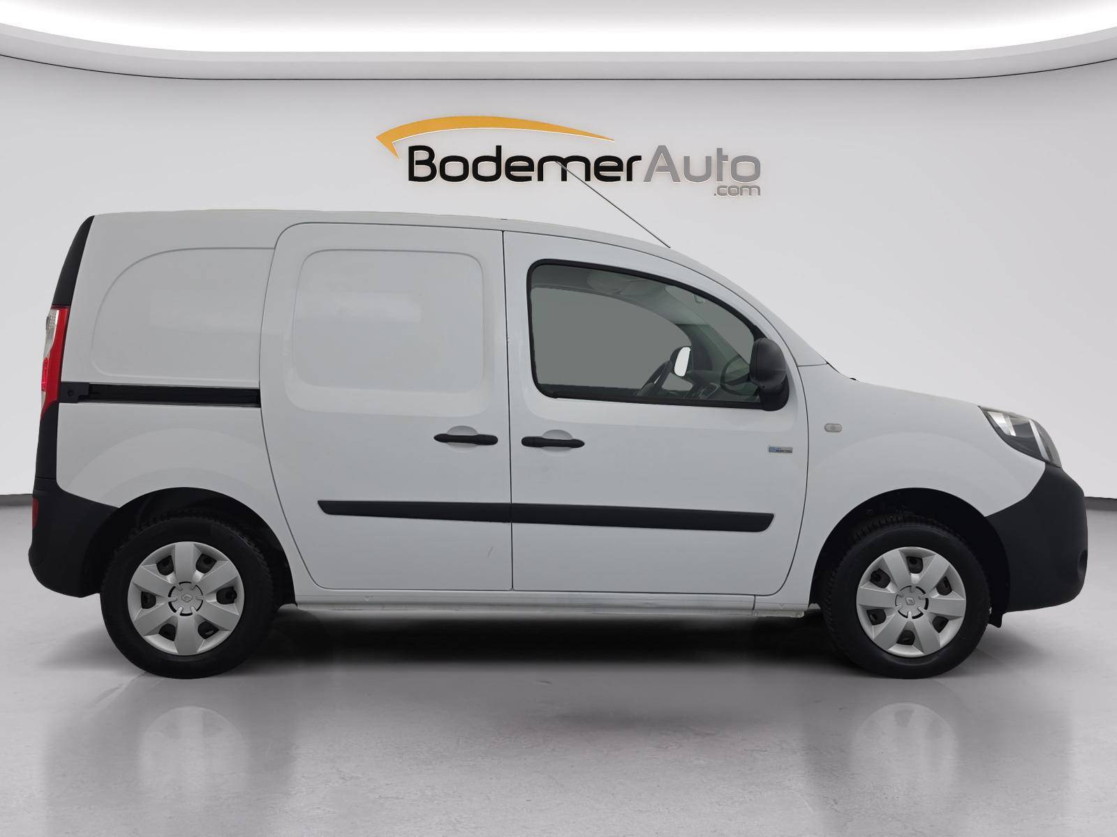 Vente en ligne Renault Kangoo Electrique KANGOO Z.E. 33 au prix de 13 990 €
