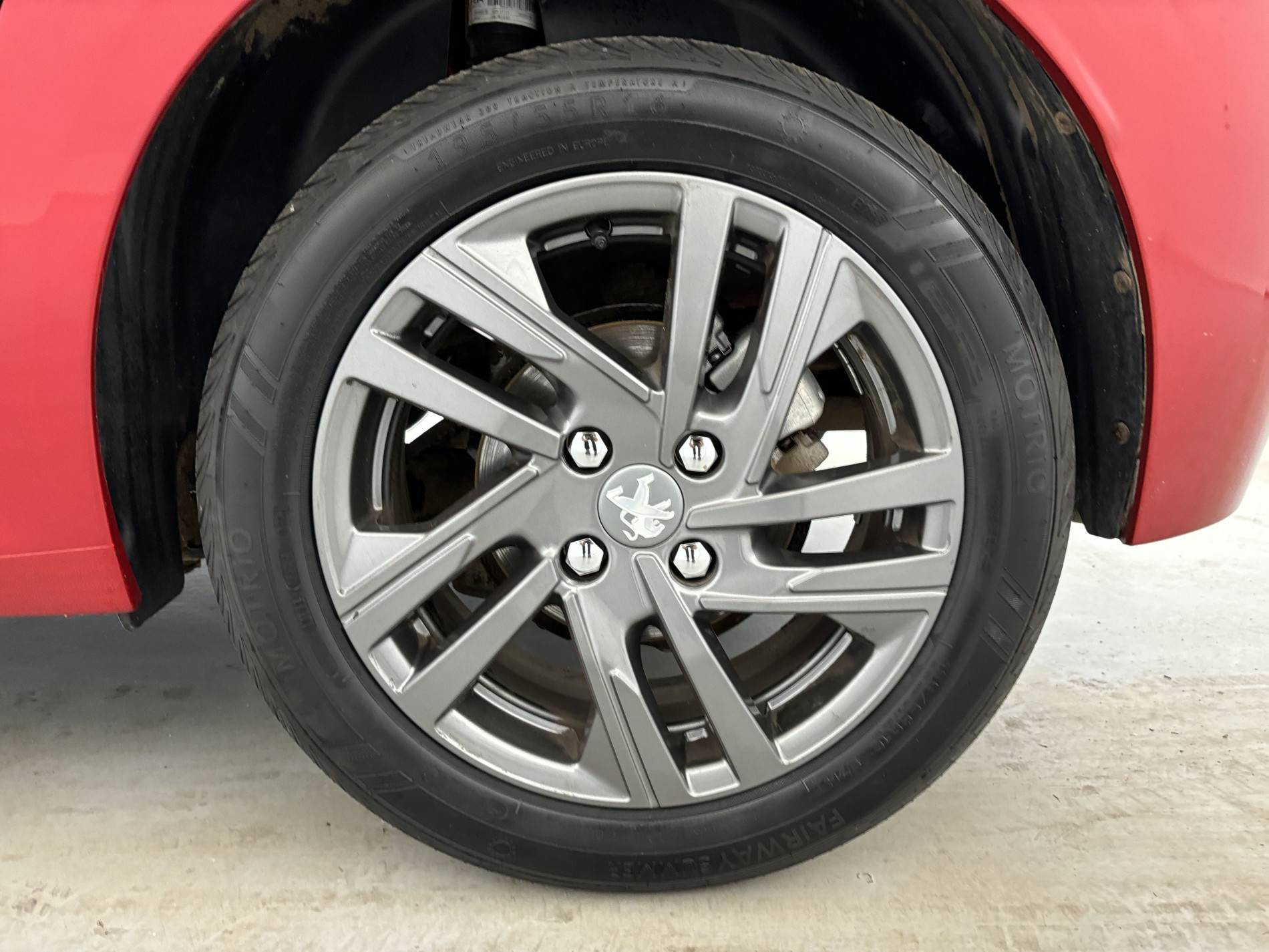 Vente en ligne Peugeot 208  BlueHDi 100 S&S BVM6 au prix de 13 790 €