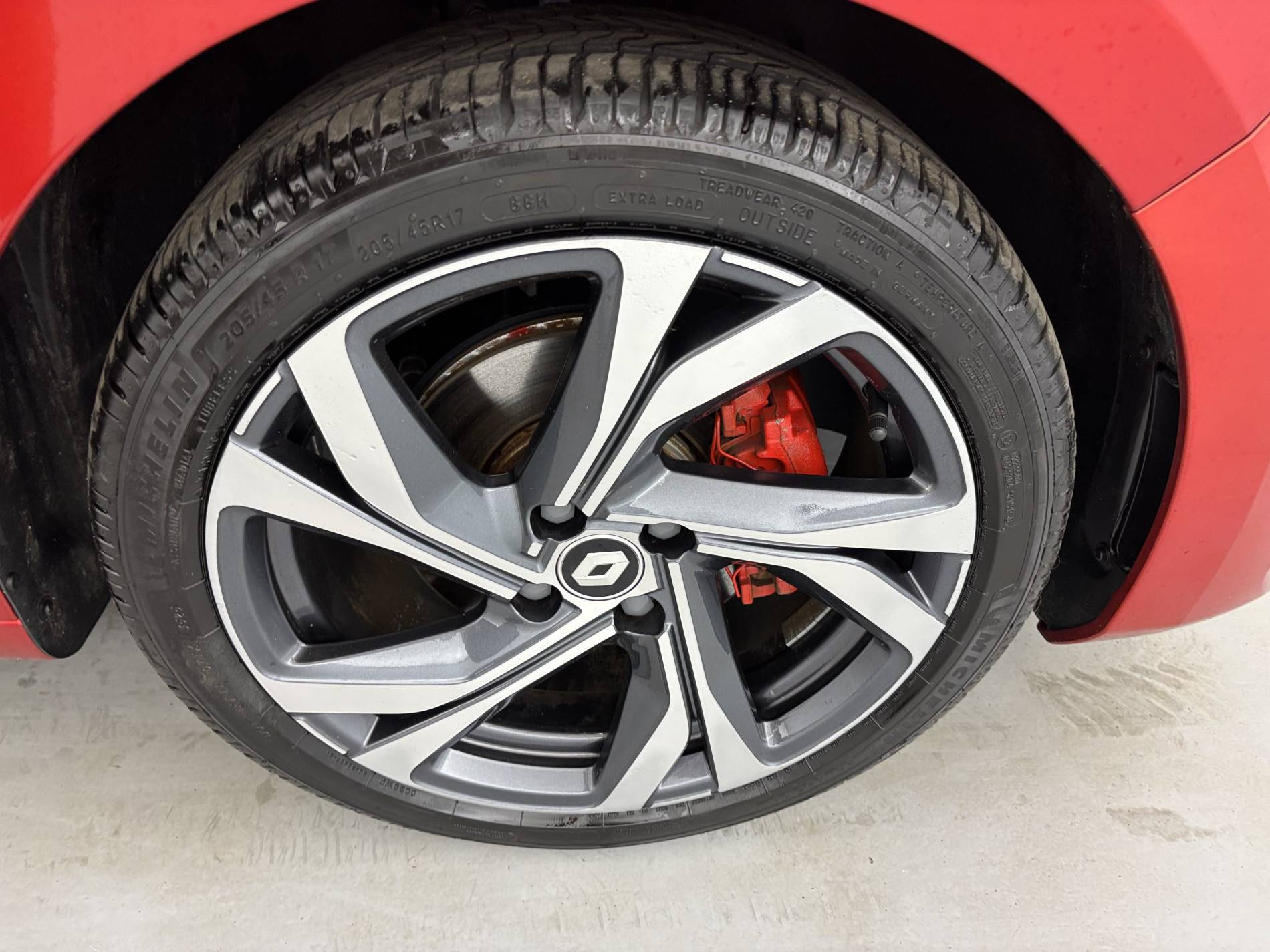 Vente en ligne Renault Clio 5 Clio E-Tech 140 - 21N au prix de 18 390 €