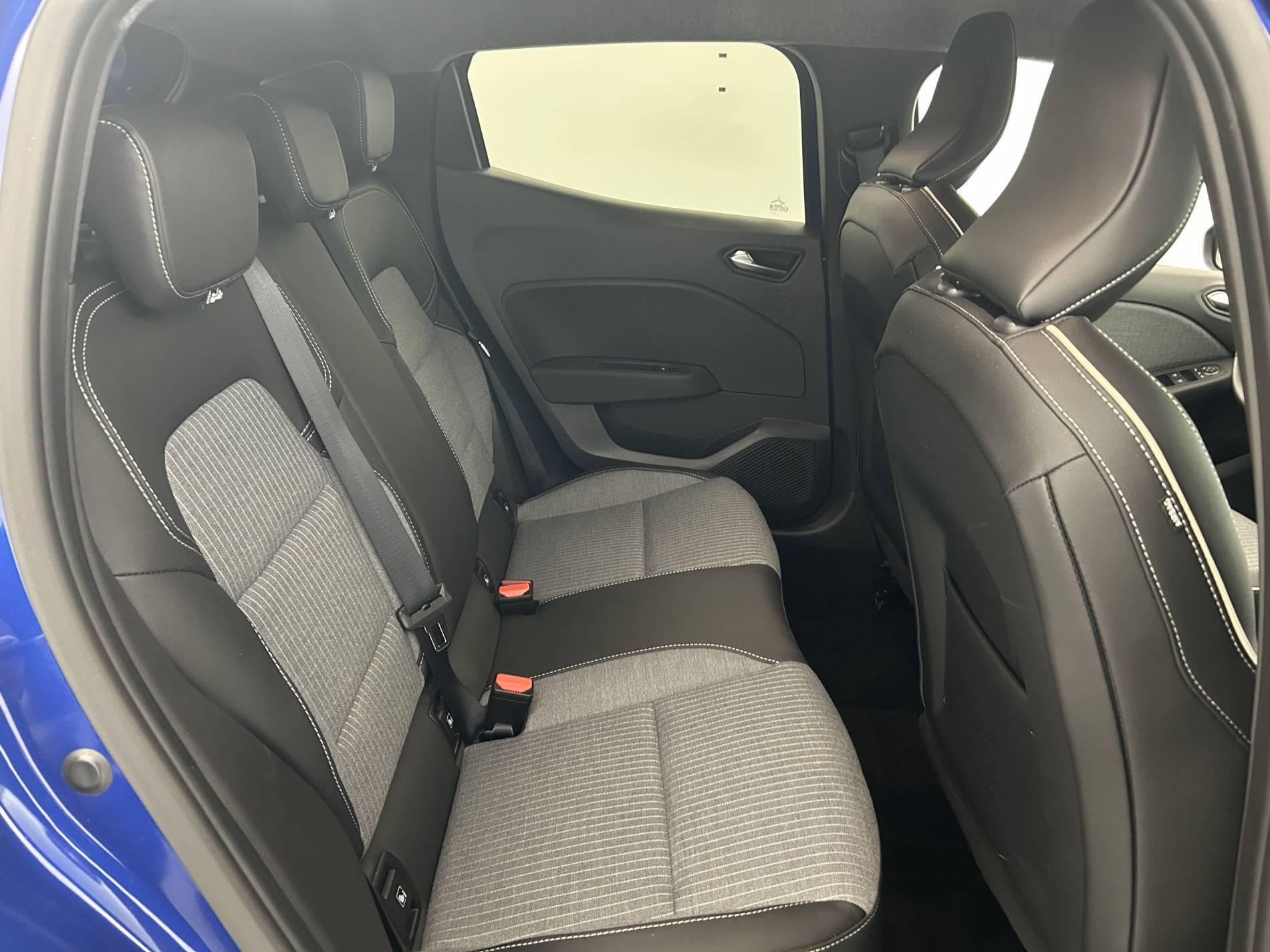 Vente en ligne Renault Clio 5 Clio TCe 90 au prix de 15 990 €