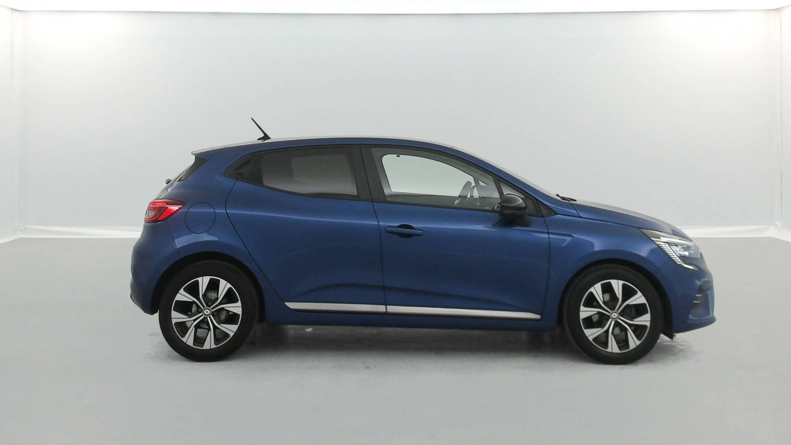 Vente en ligne Renault Clio 5 Clio TCe 100 GPL au prix de 14 990 €