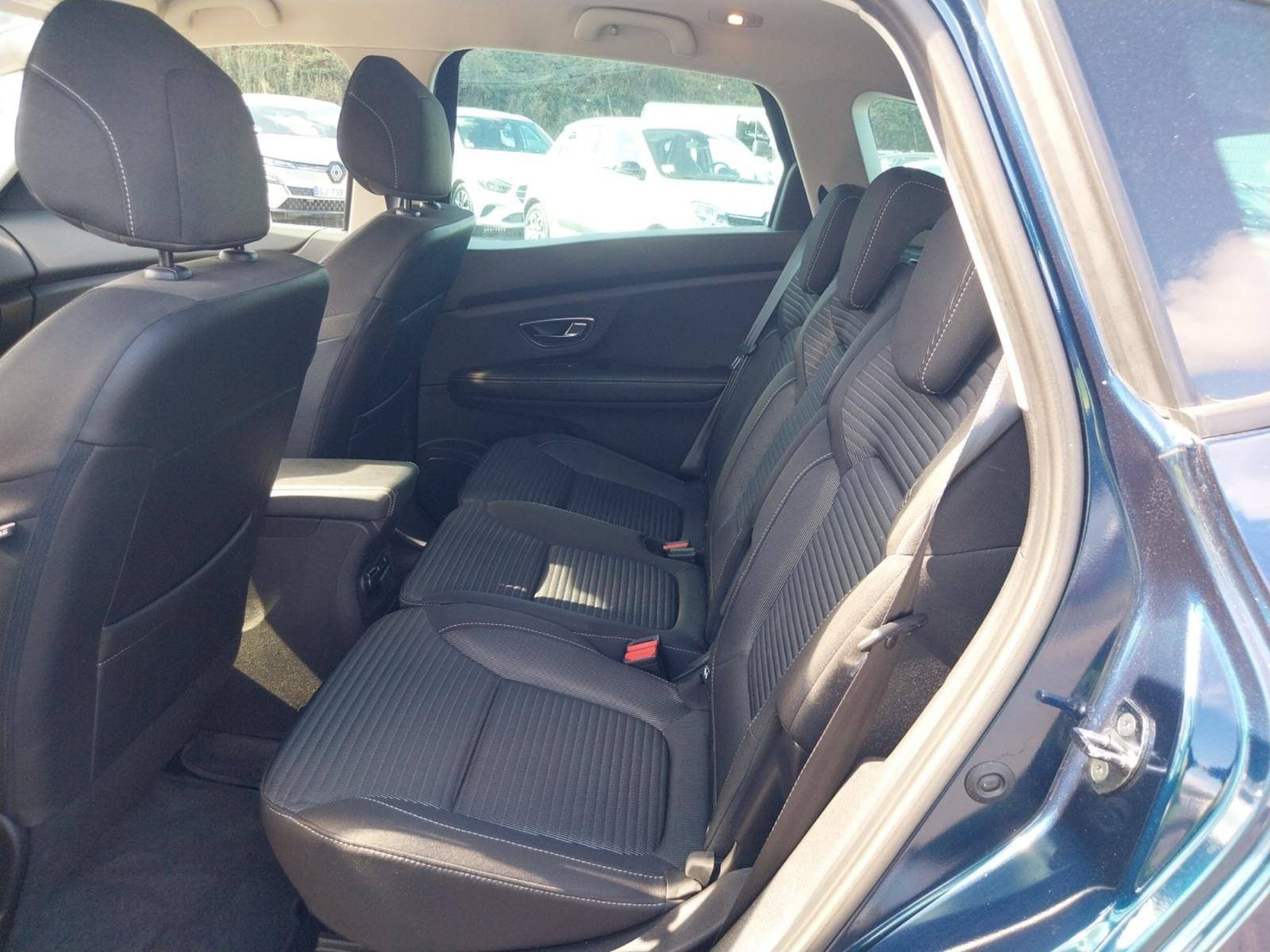 Vente en ligne Renault Scenic 4 Scenic Blue dCi 120 EDC au prix de 14 990 €