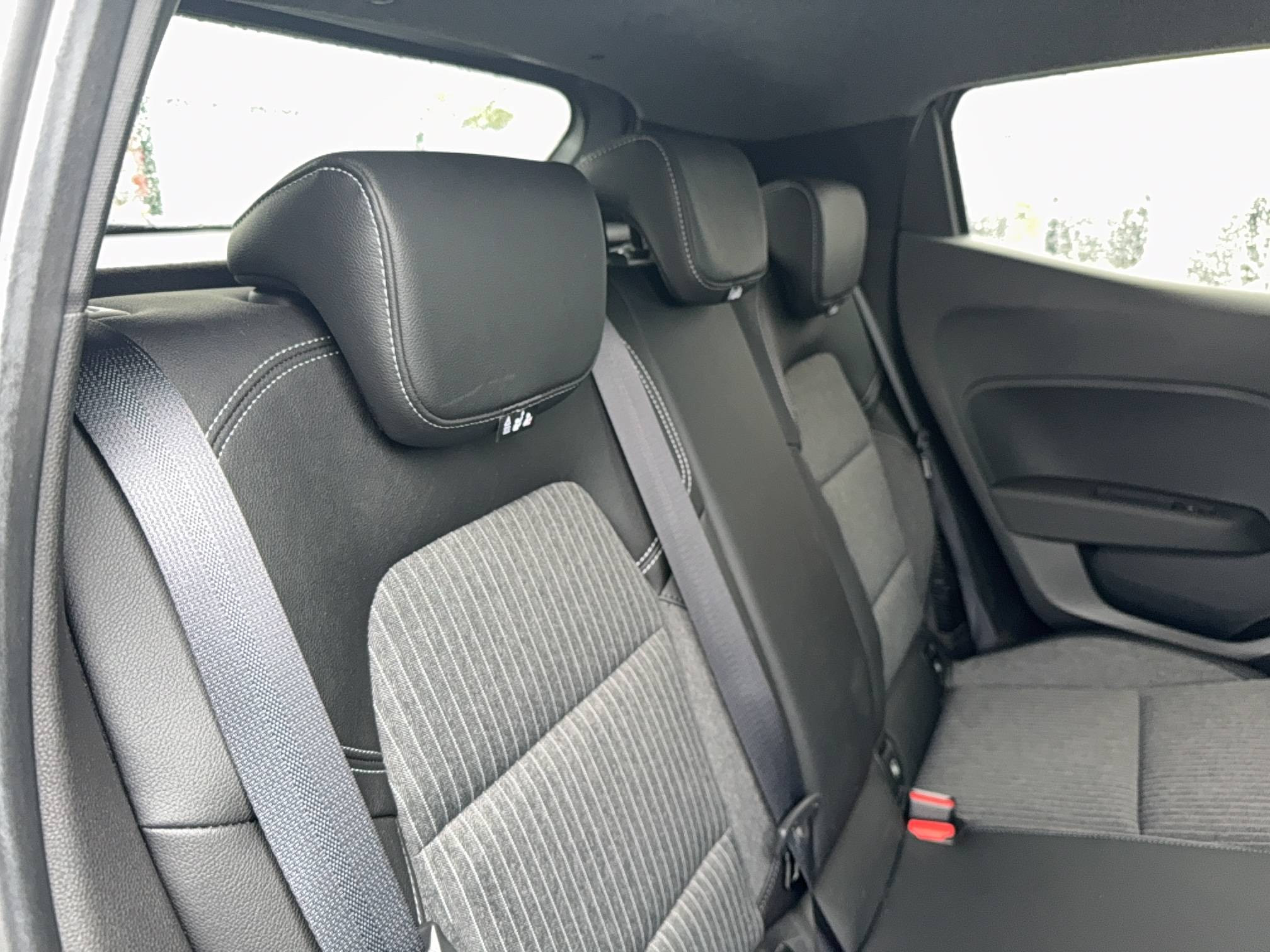 Vente en ligne Renault Clio 5 Clio E-Tech full hybrid 145 au prix de 15 990 €