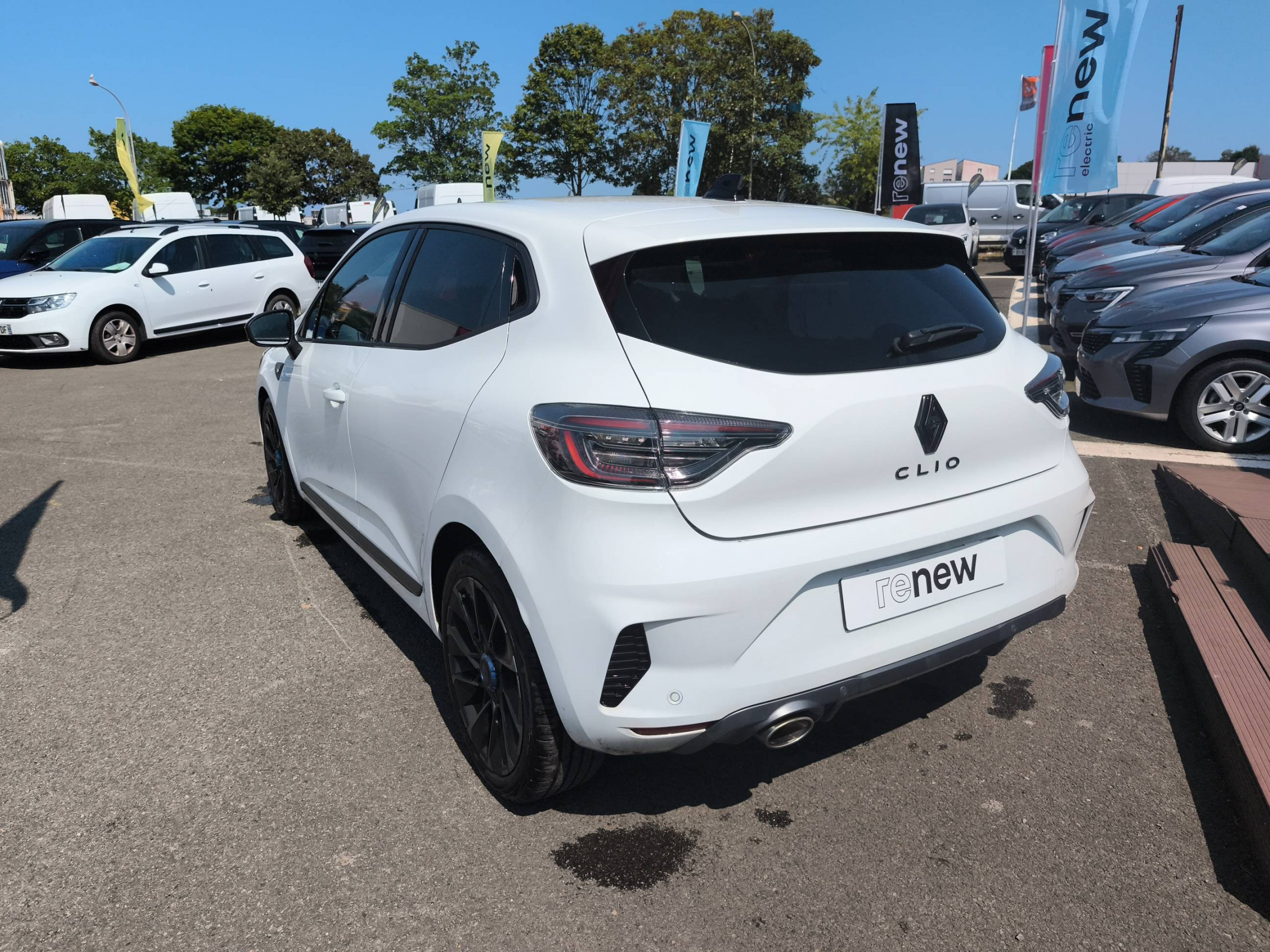 Vente en ligne Renault Clio 5 Clio TCe 90 au prix de 18 490 €