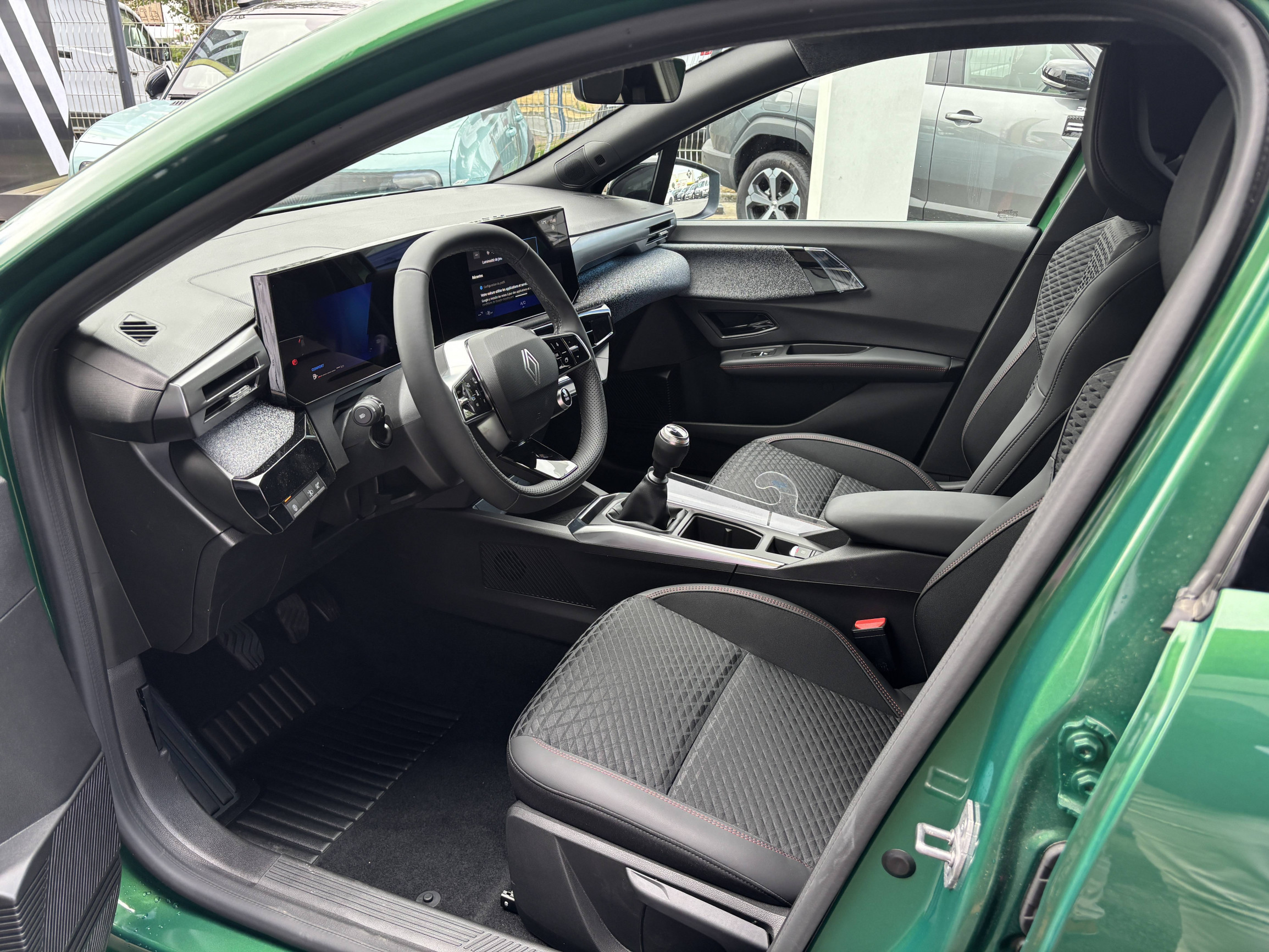 Vente en ligne Renault Clio 6 Clio TCe 115 ch au prix de 22 990 €
