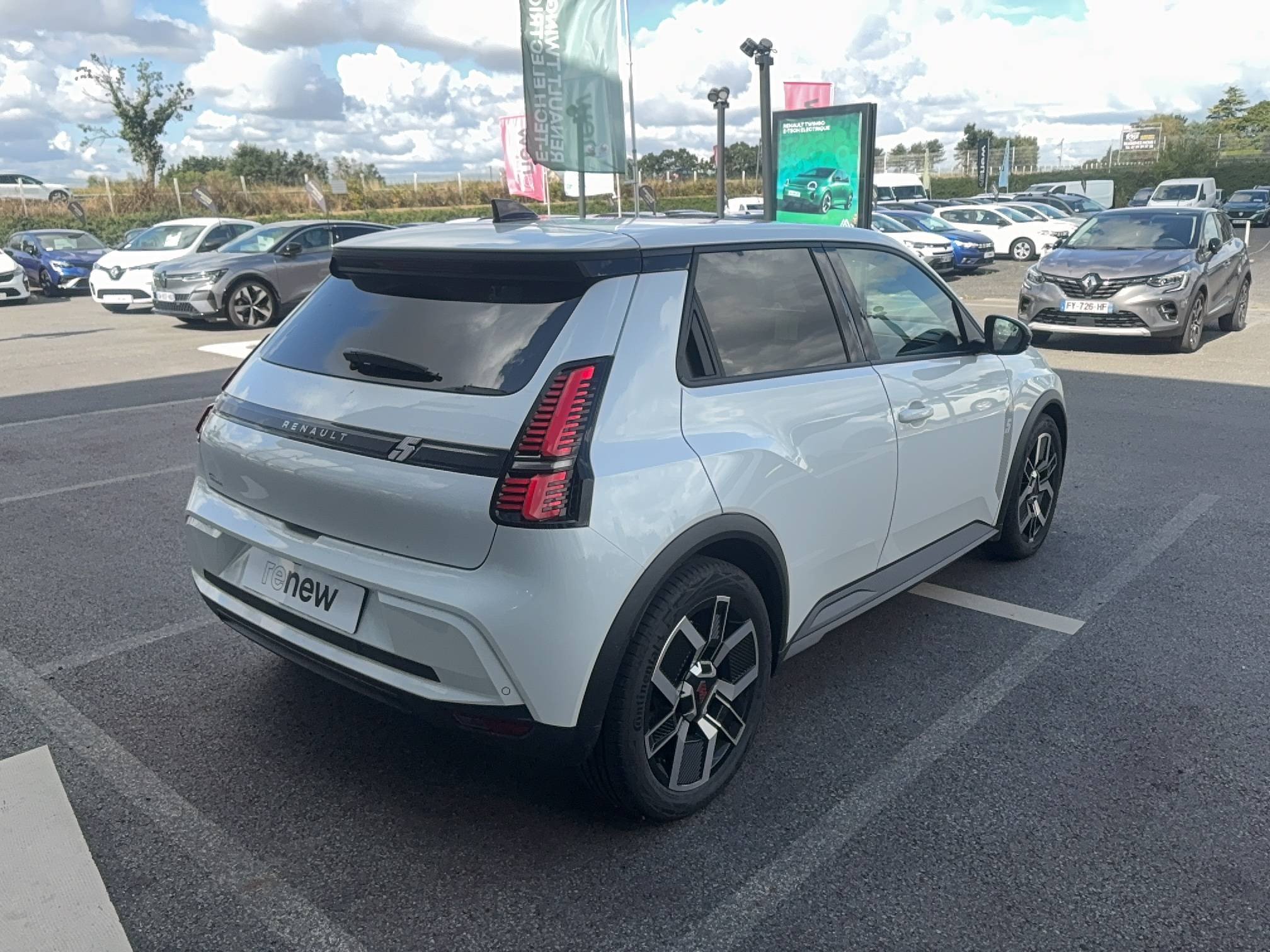 Vente en ligne Renault R5 E-Tech  120 ch autonomie urbaine au prix de 29 800 €