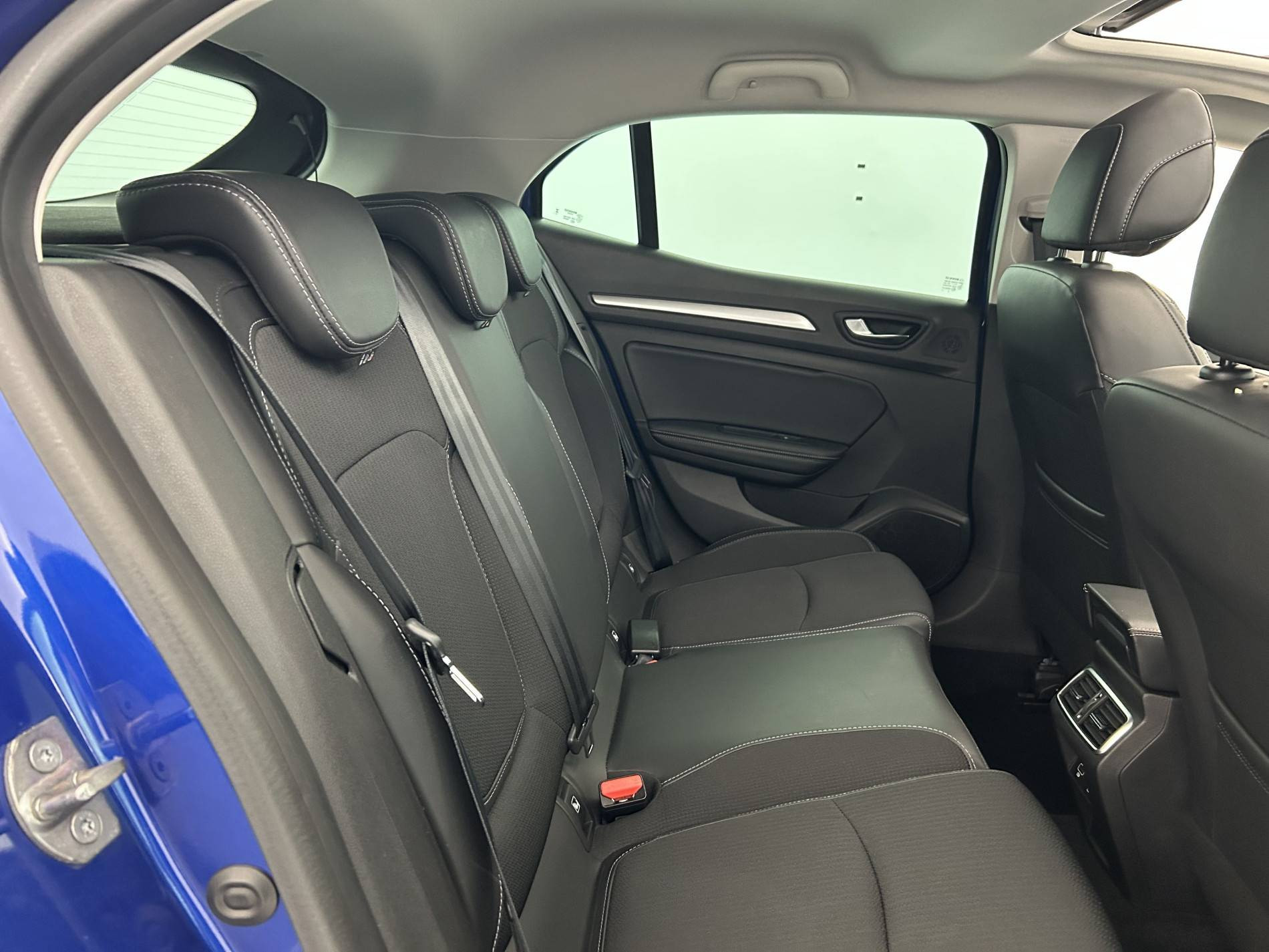 Vente en ligne Renault Megane 4  Blue dCi 115 EDC au prix de 20 990 €